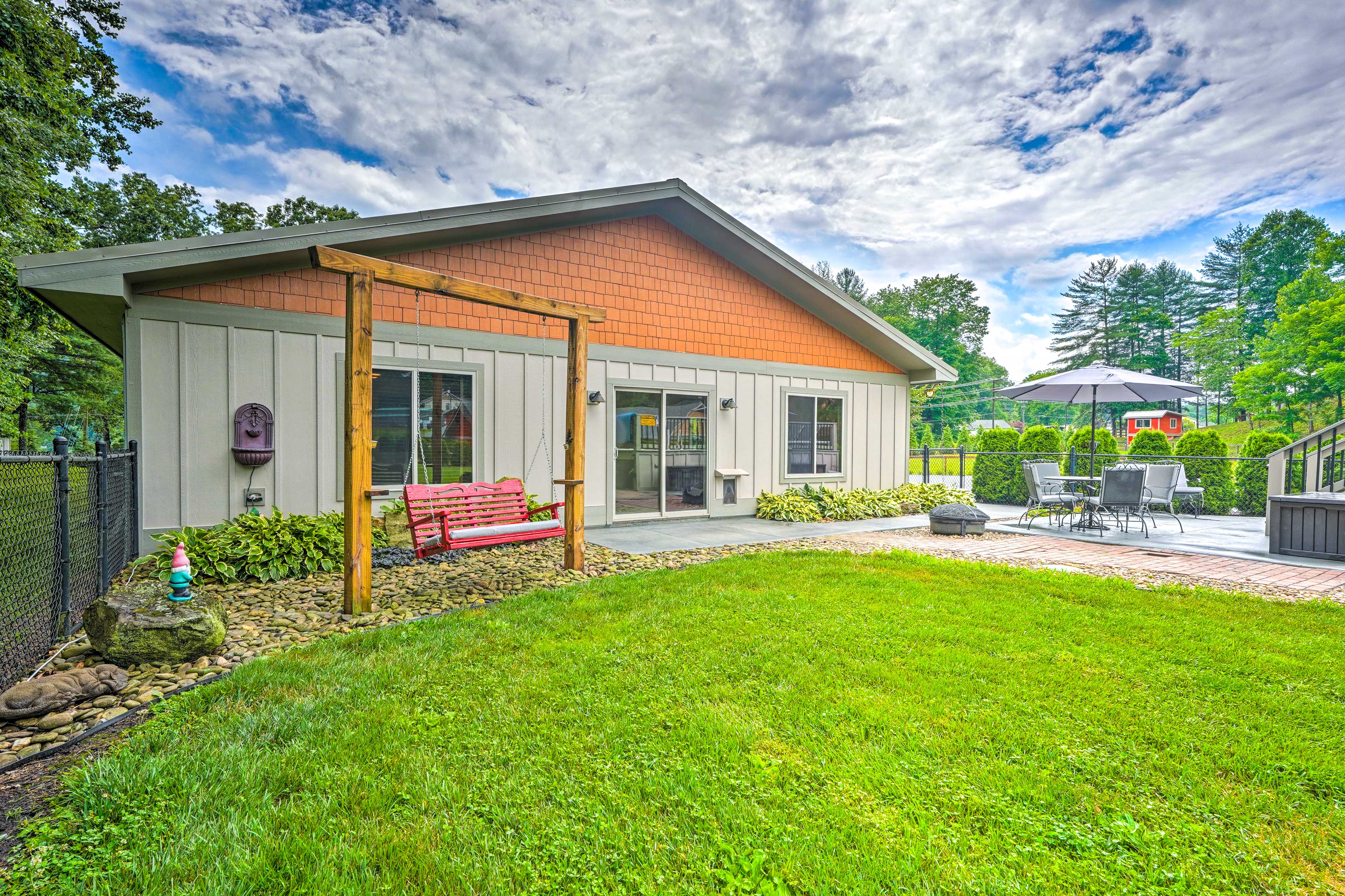 Property Image 2 - Pisgah Forest Farm Home: Outdoor Pool & Games