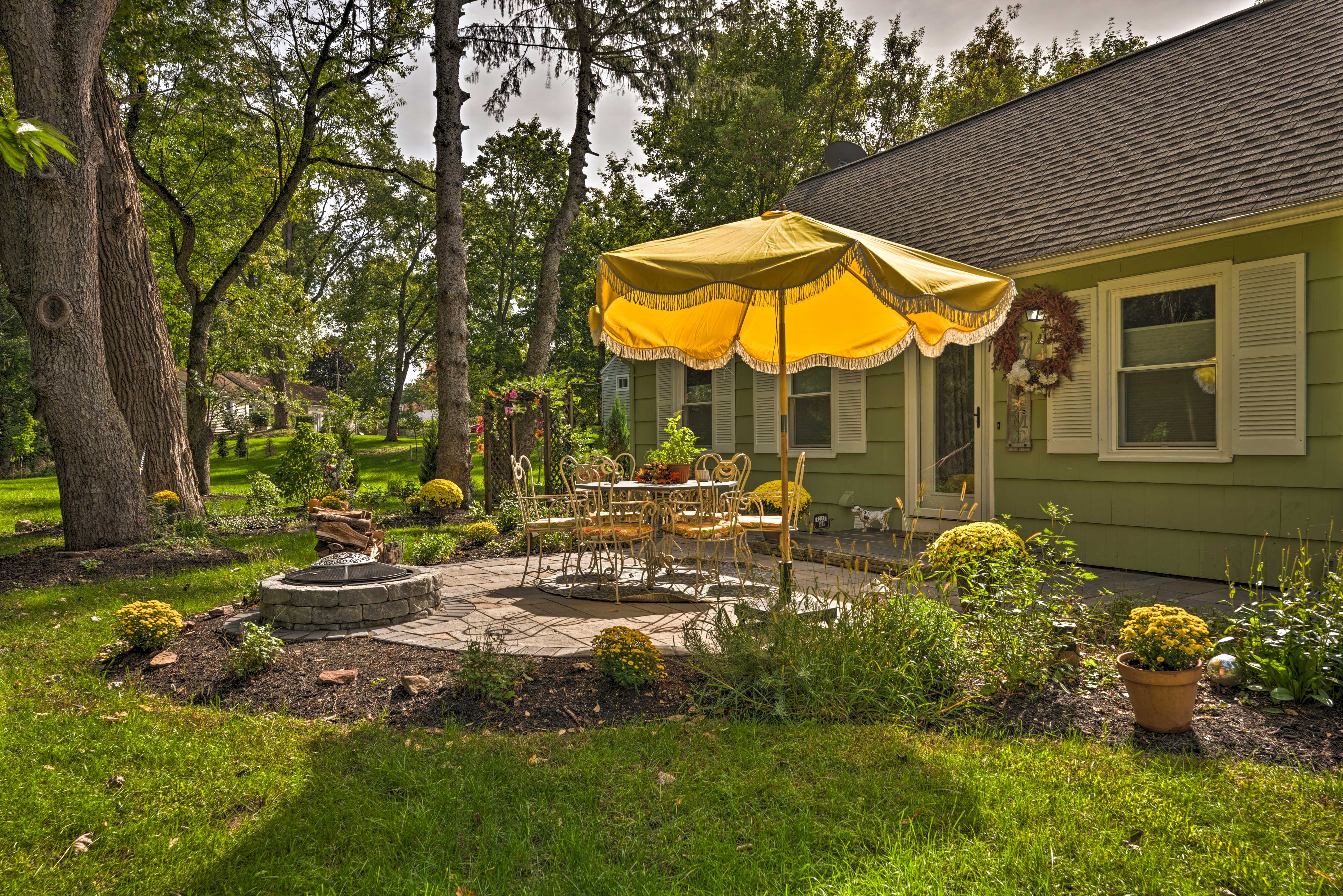 Pittsford ‘Trolley Home’ - Near Erie Canal!