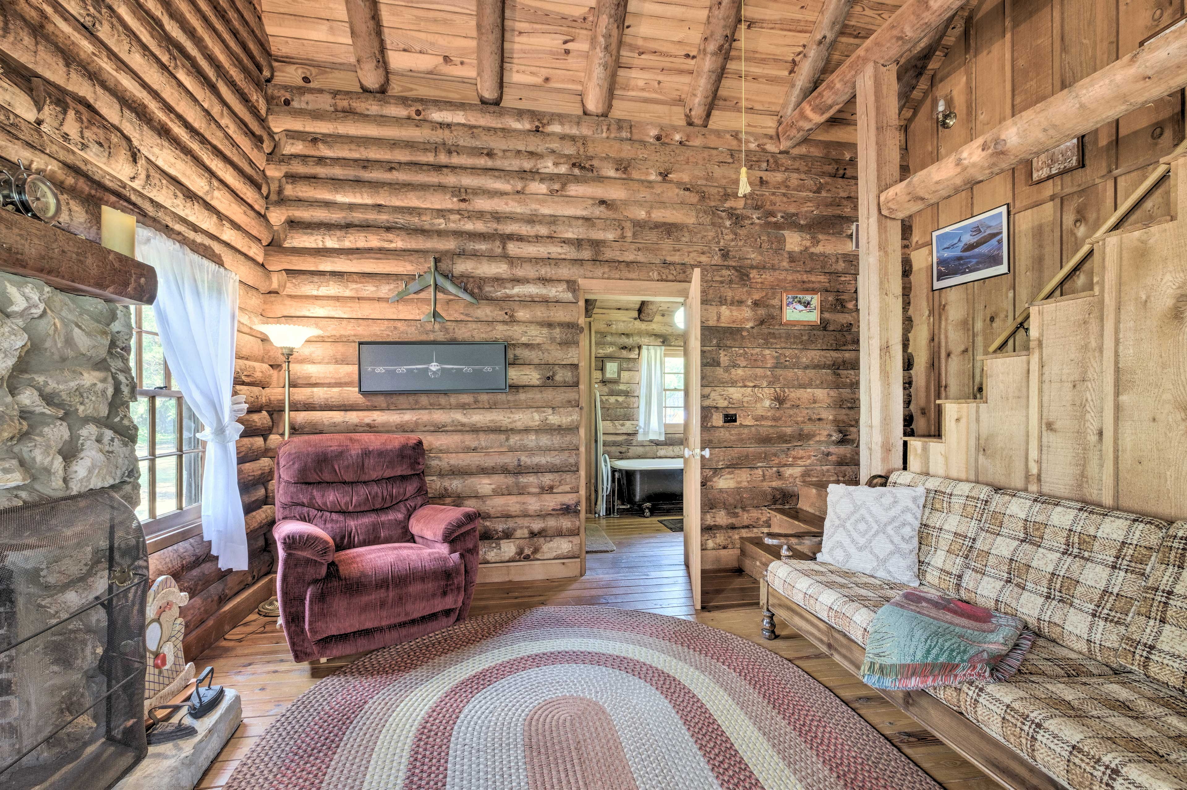 Quaint & Quiet Belleview Cabin on 35 Acres!