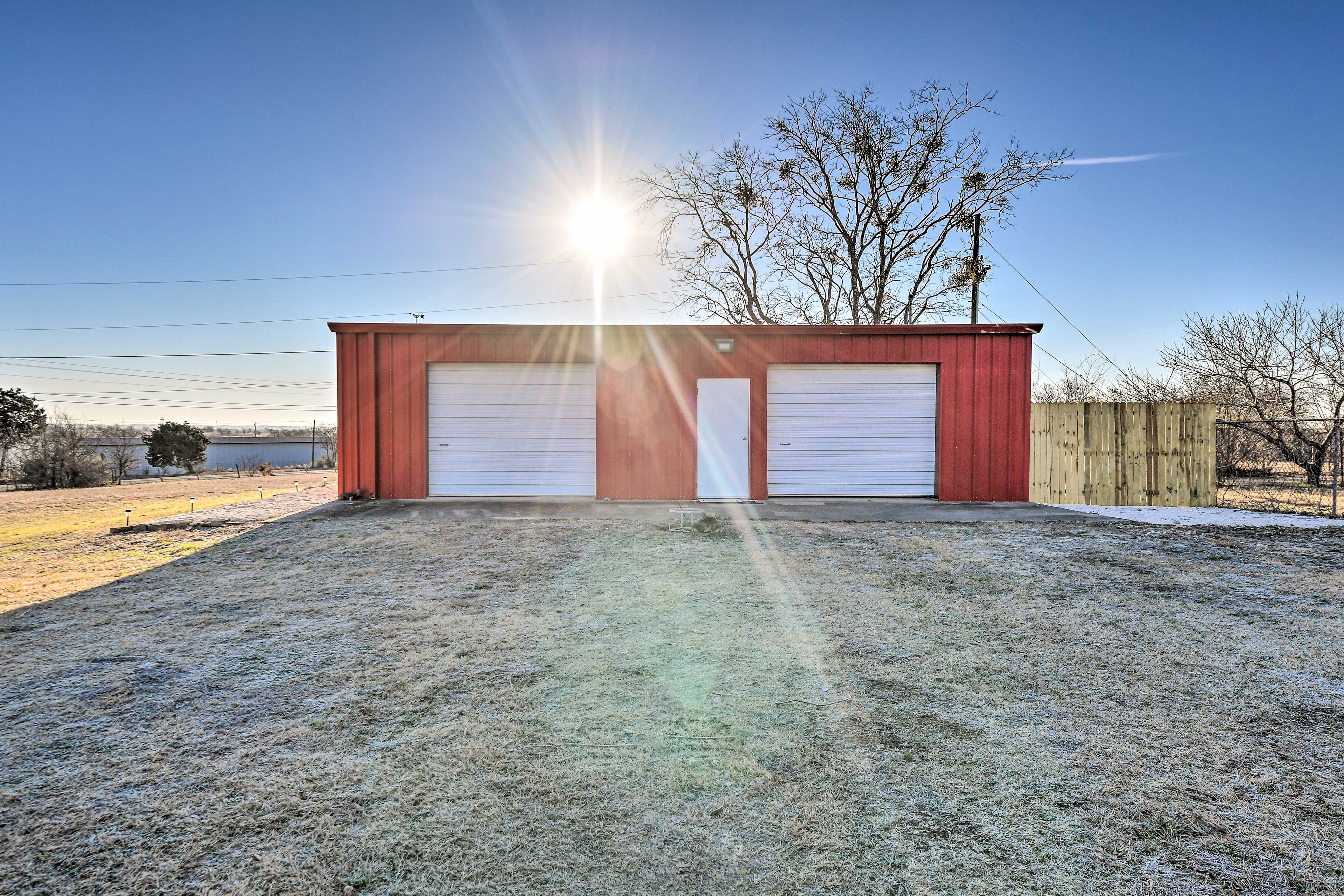 Peaceful Temple Escape ~ 1 Mi to Belton Lake!