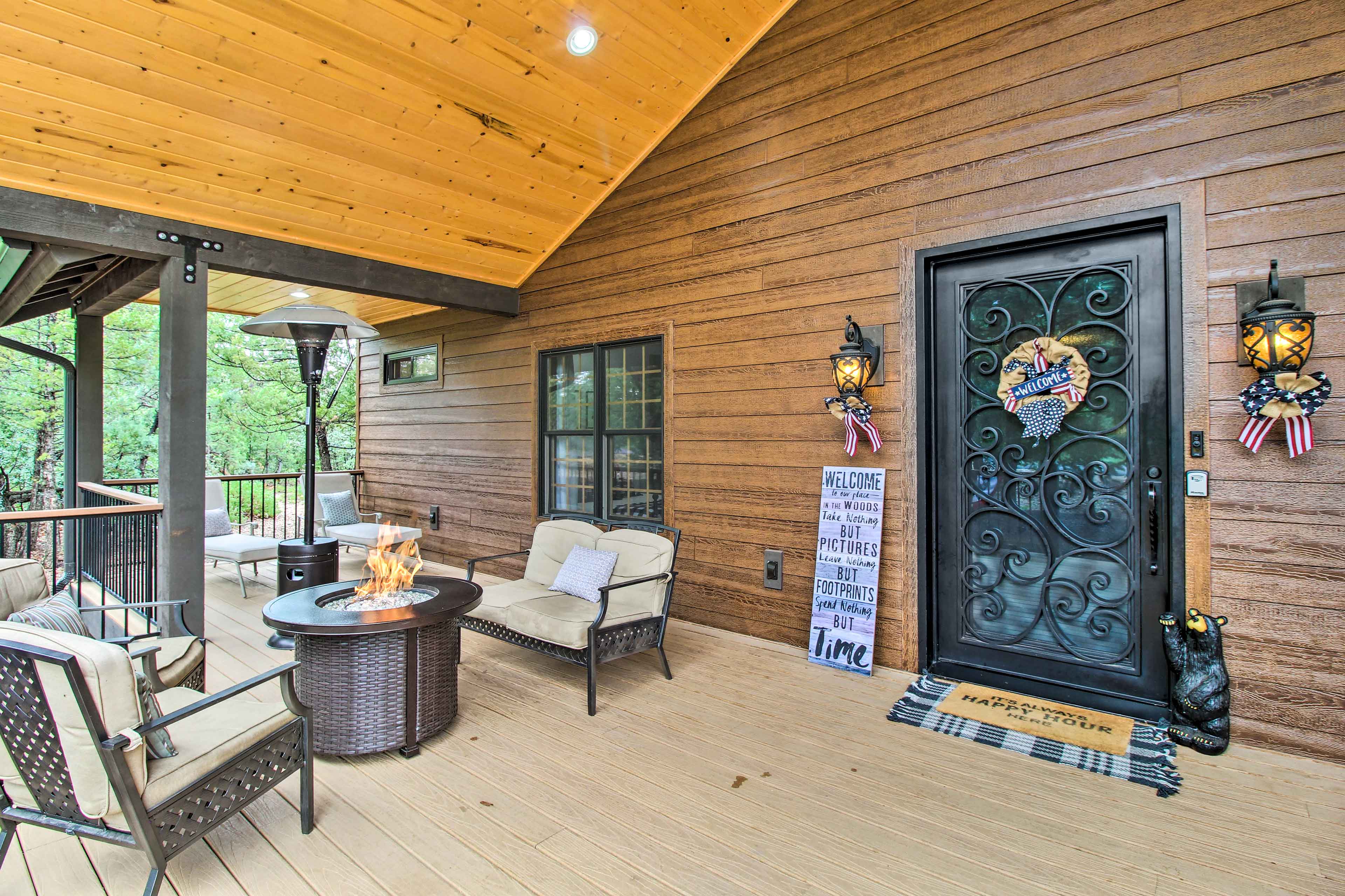 Property Image 2 - Rejuvenating ’Pine View Retreat’ in Lakeside!