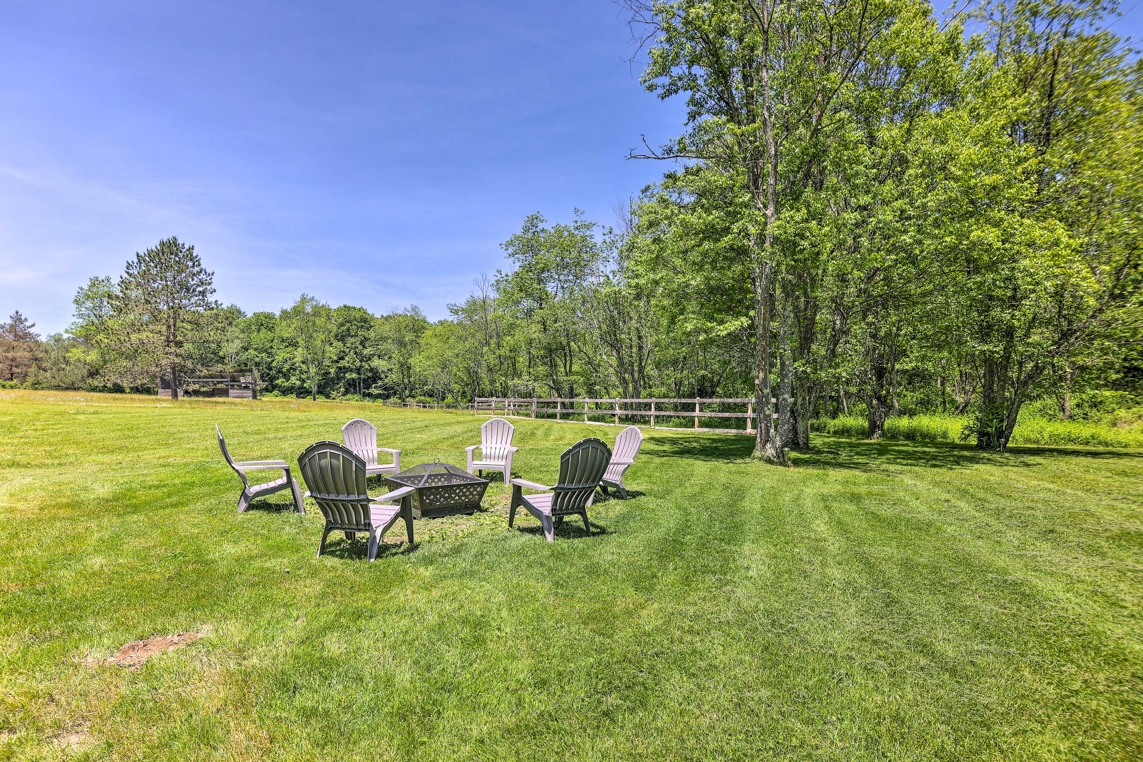 Albrightsville Home w/ Hot Tub Near Lake Harmony