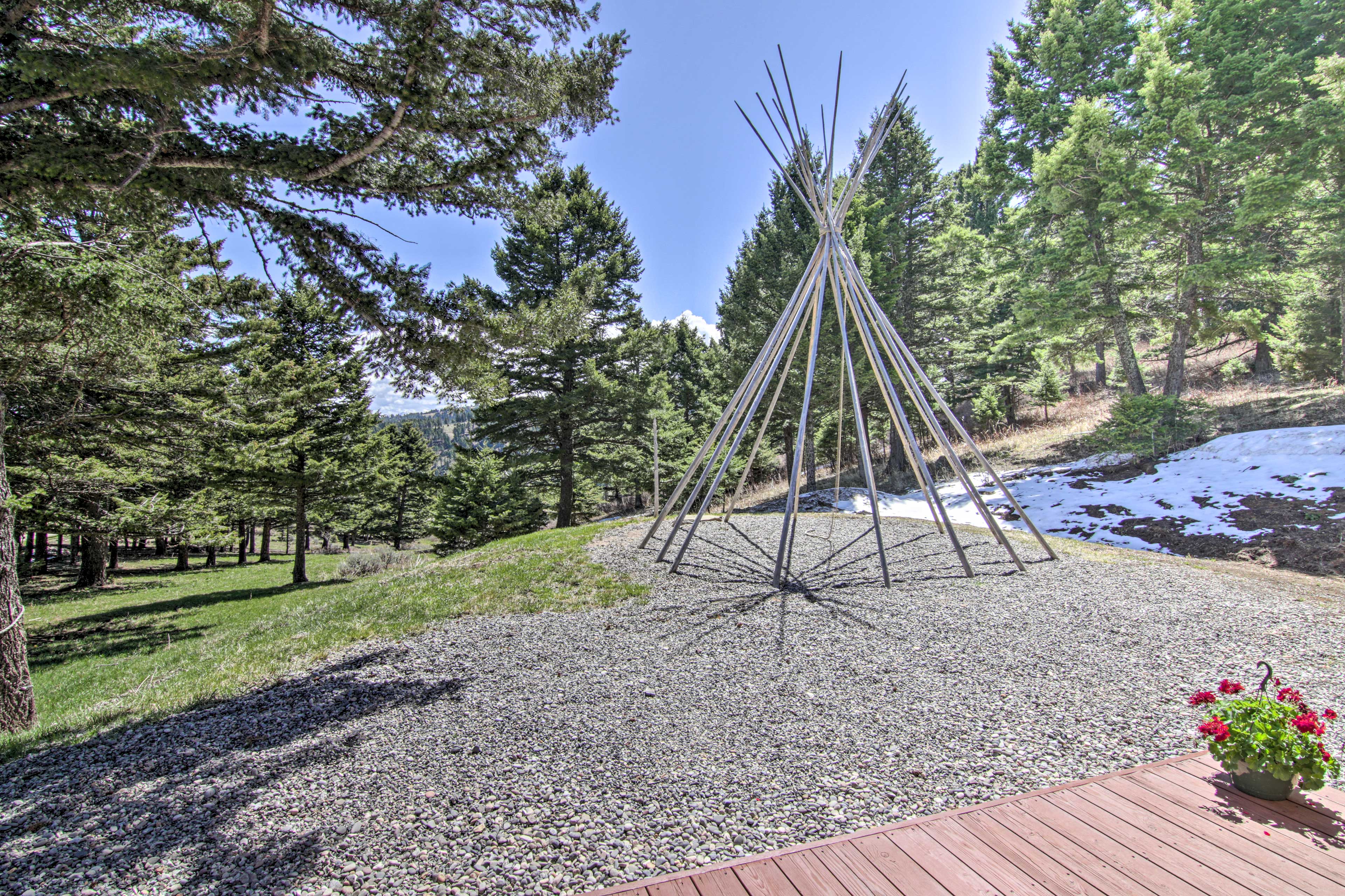 Property Image 1 - Remote Mtn Retreat w/ Hot Tub: Outside Bozeman!