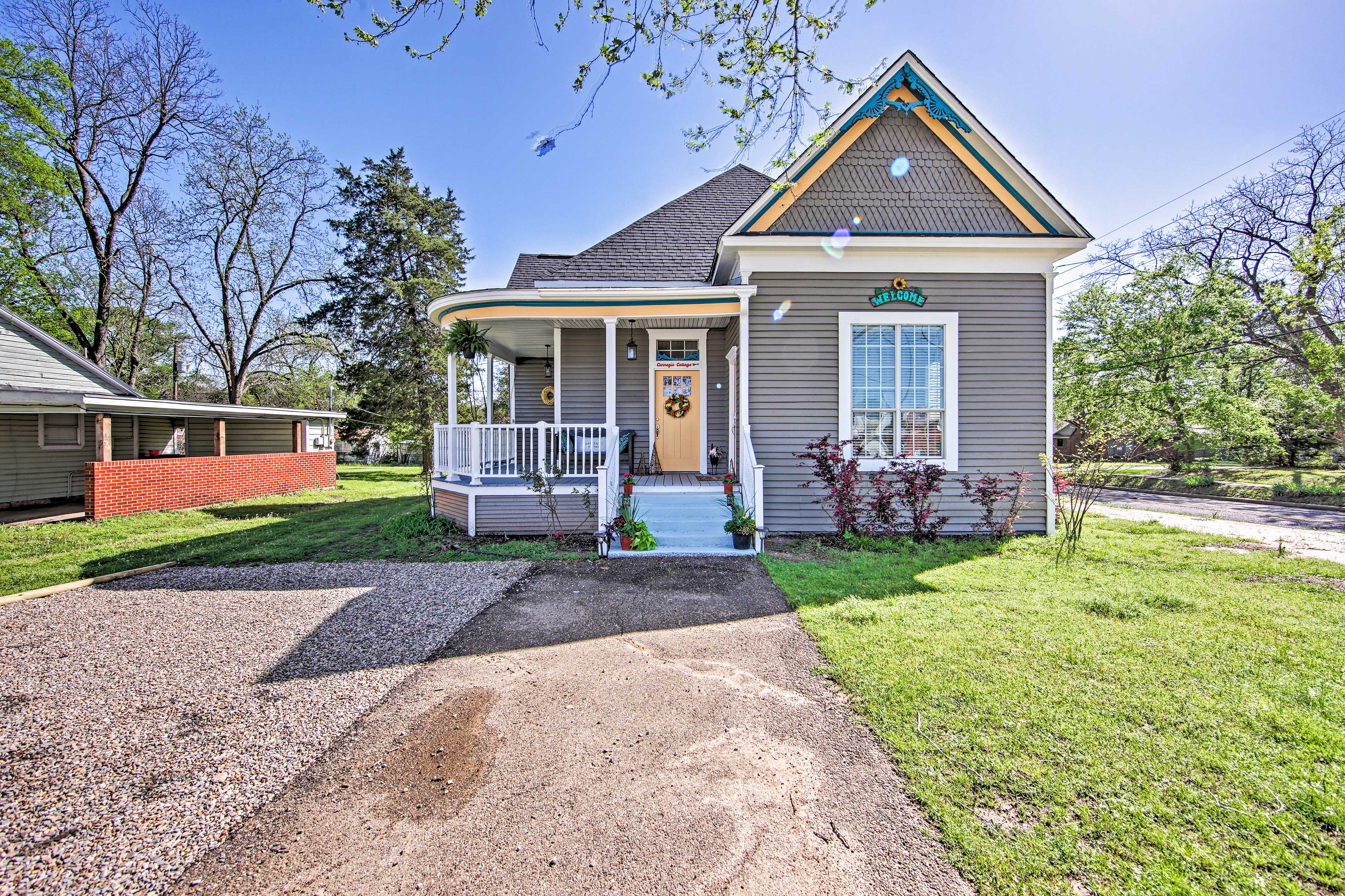 Property Image 2 - Renovated ’Carnegie Cottage’ - Walk to Dtwn!