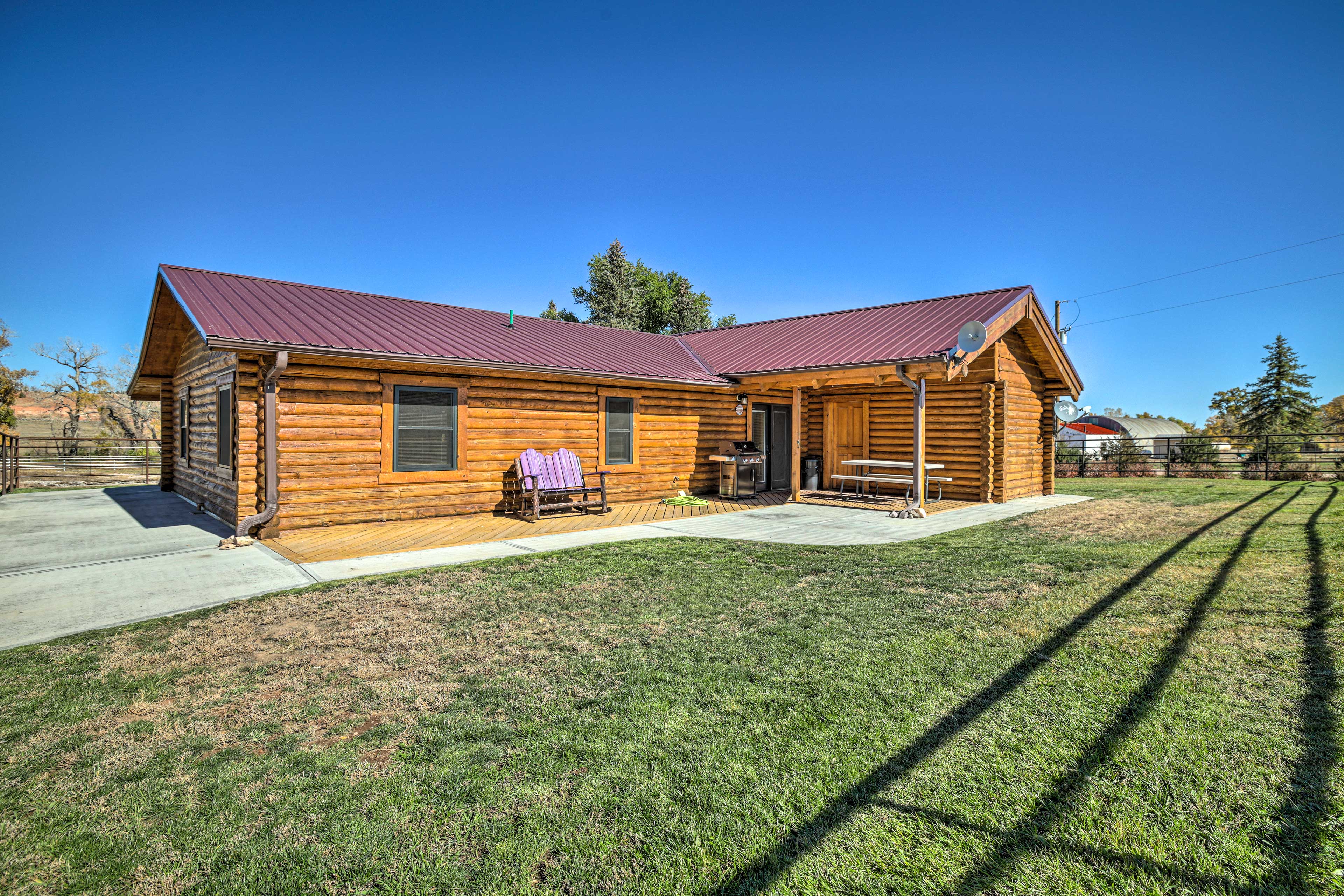 Remote Cabin w/ Gas Stove < 7 Mi to Town!