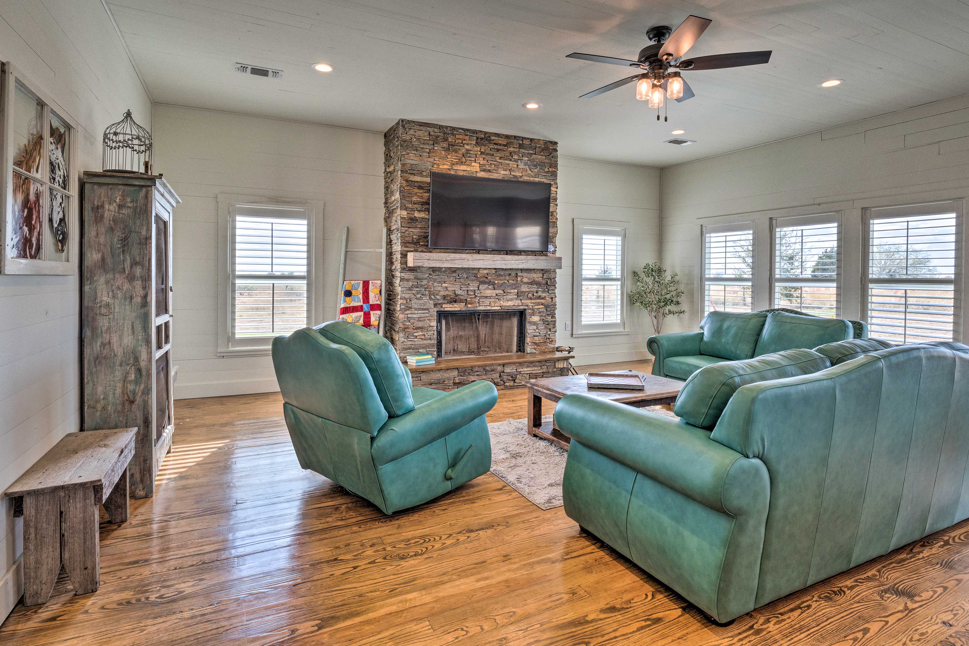 Property Image 1 - Schulenburg Retreat w/ Private Pool & Hot Tub