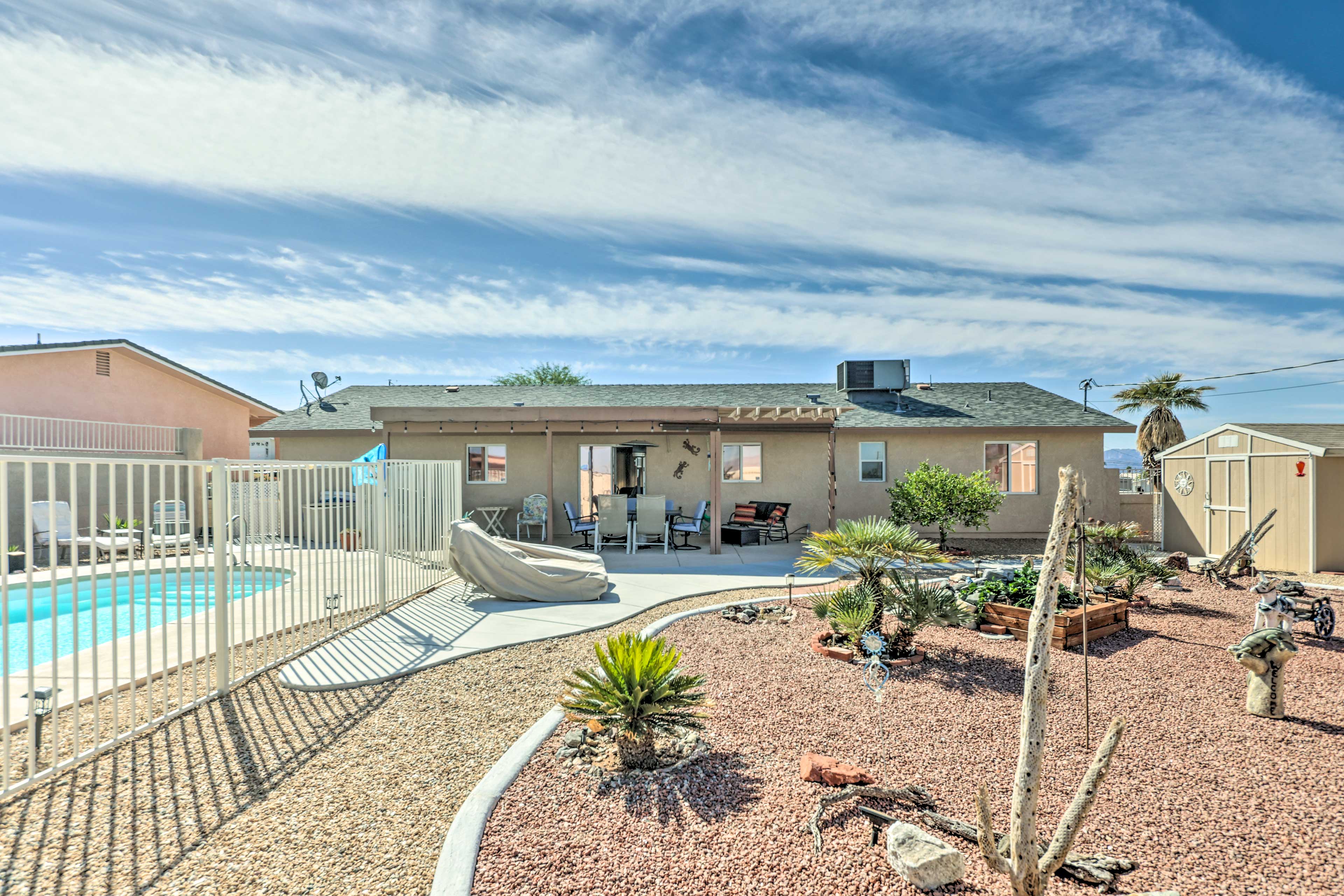 Property Image 1 - Peaceful Home w/ Pool & Views: 2 Mi to Lake Havasu