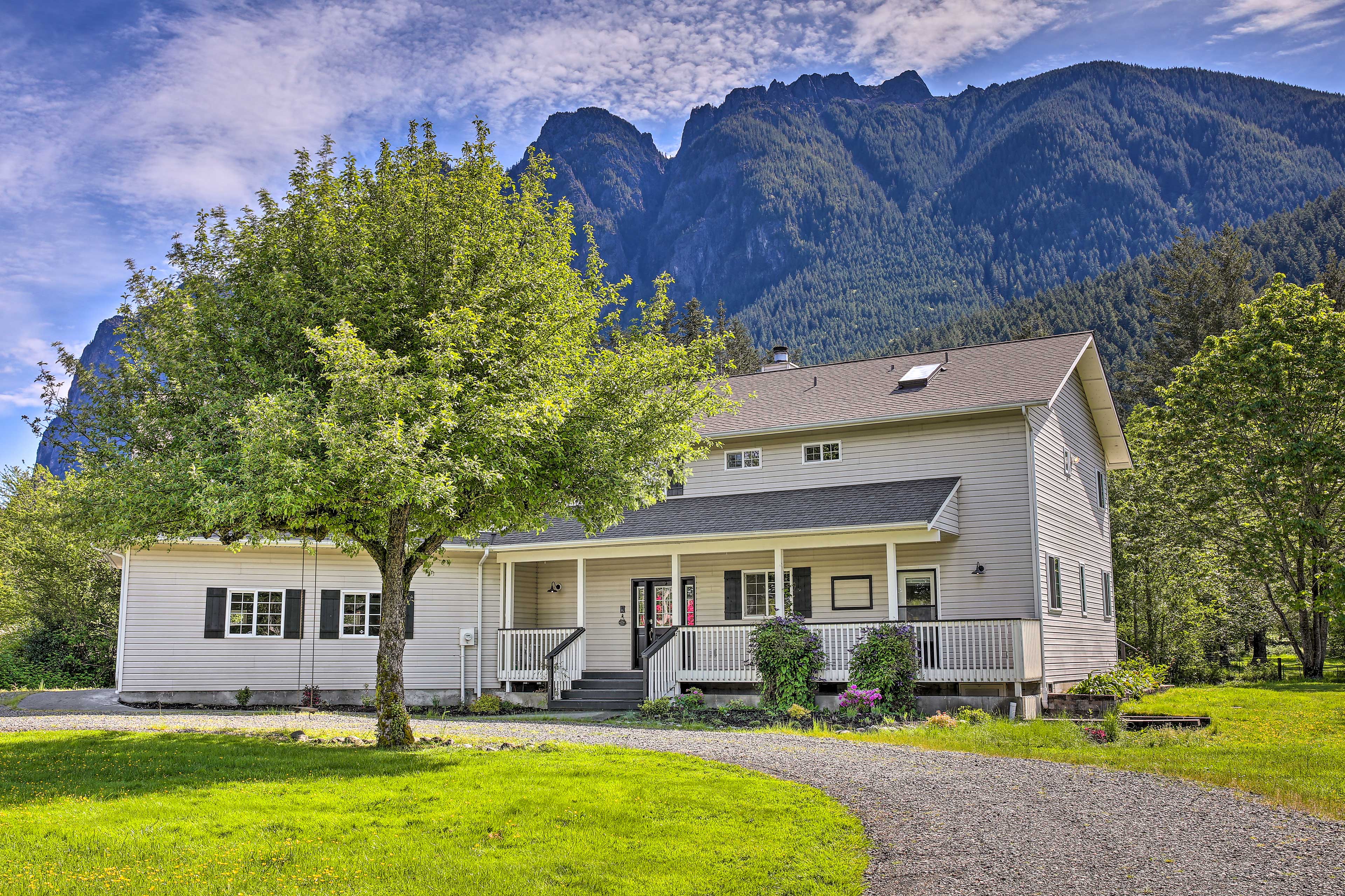 Property Image 1 - Riverside North Bend Oasis: Stunning Mountain View