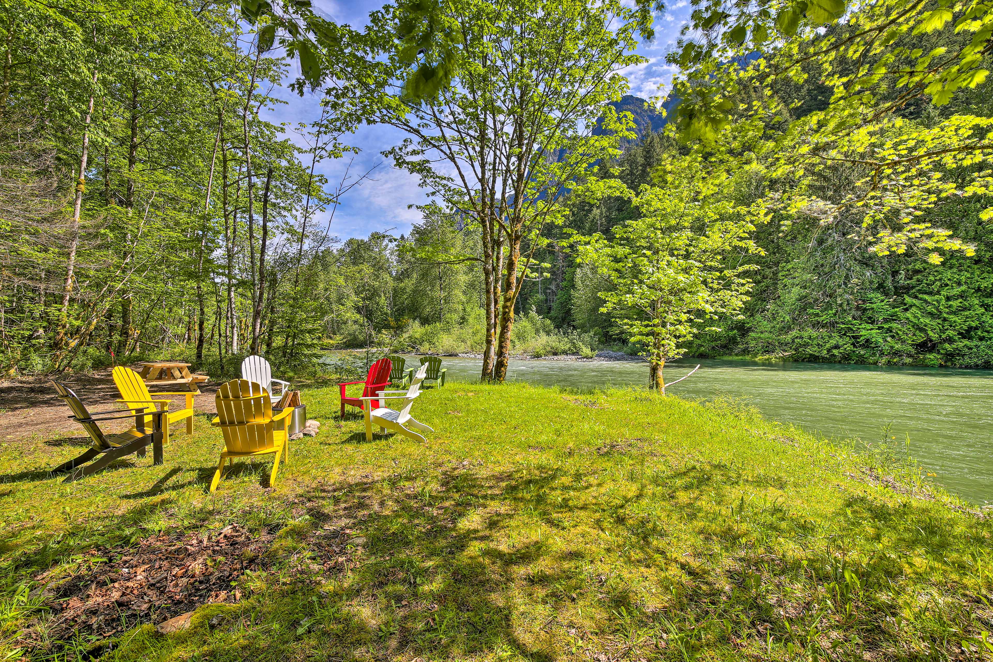 Property Image 2 - Riverside North Bend Oasis: Stunning Mountain View