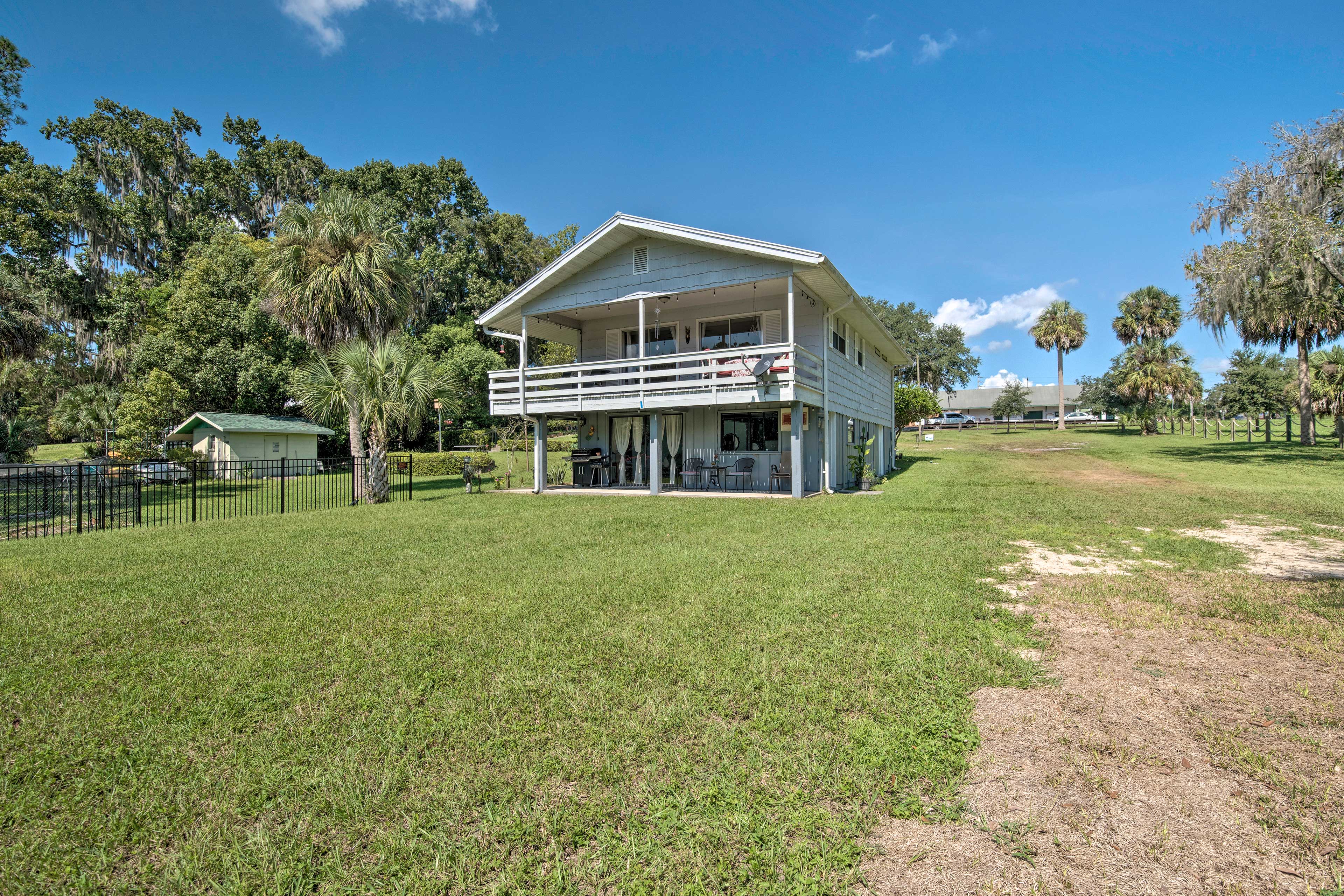 Riverfront Dunnellon Apt w/ Private Kayak Launch!