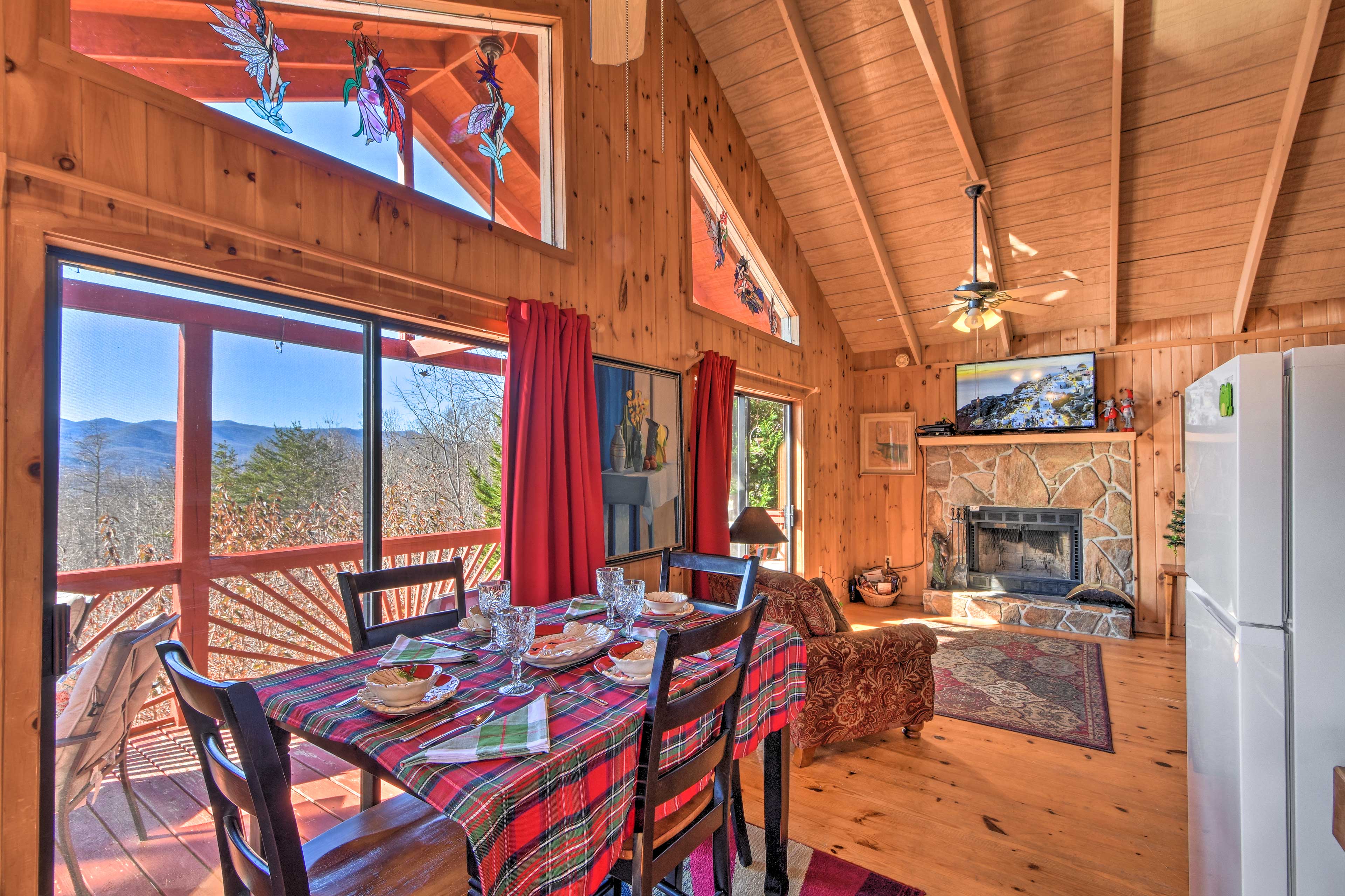 Property Image 2 - ’Frog Leap’ Hiawassee Cabin w/ Blue Ridge Mtn View