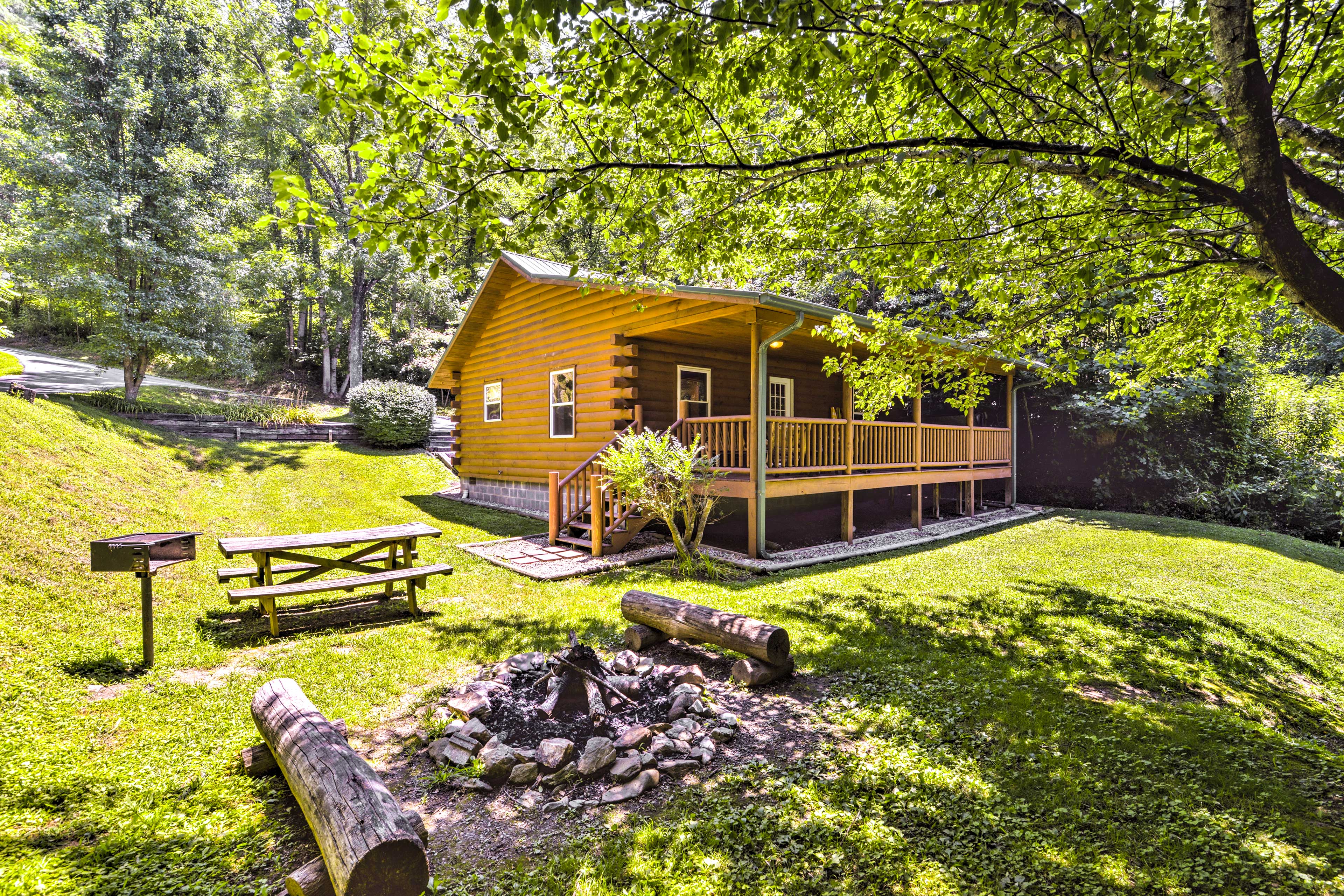 Property Image 1 - ’Fox Creek Hillside Cabin’ w/ Hot Tub & Fire Pit!