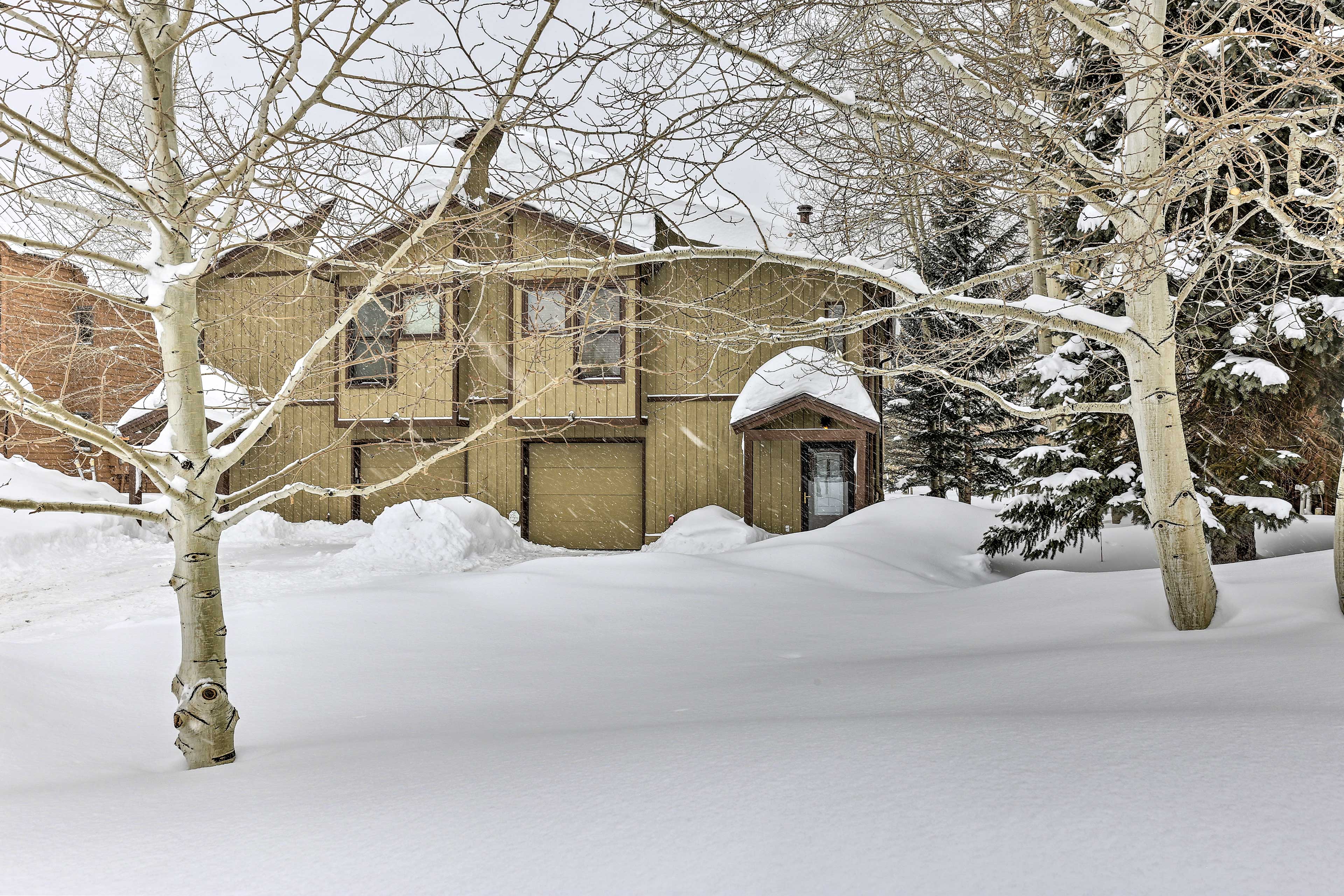 Property Image 2 - Frisco Townhome w/ Hot Tub - 10 Mi to Breckenridge