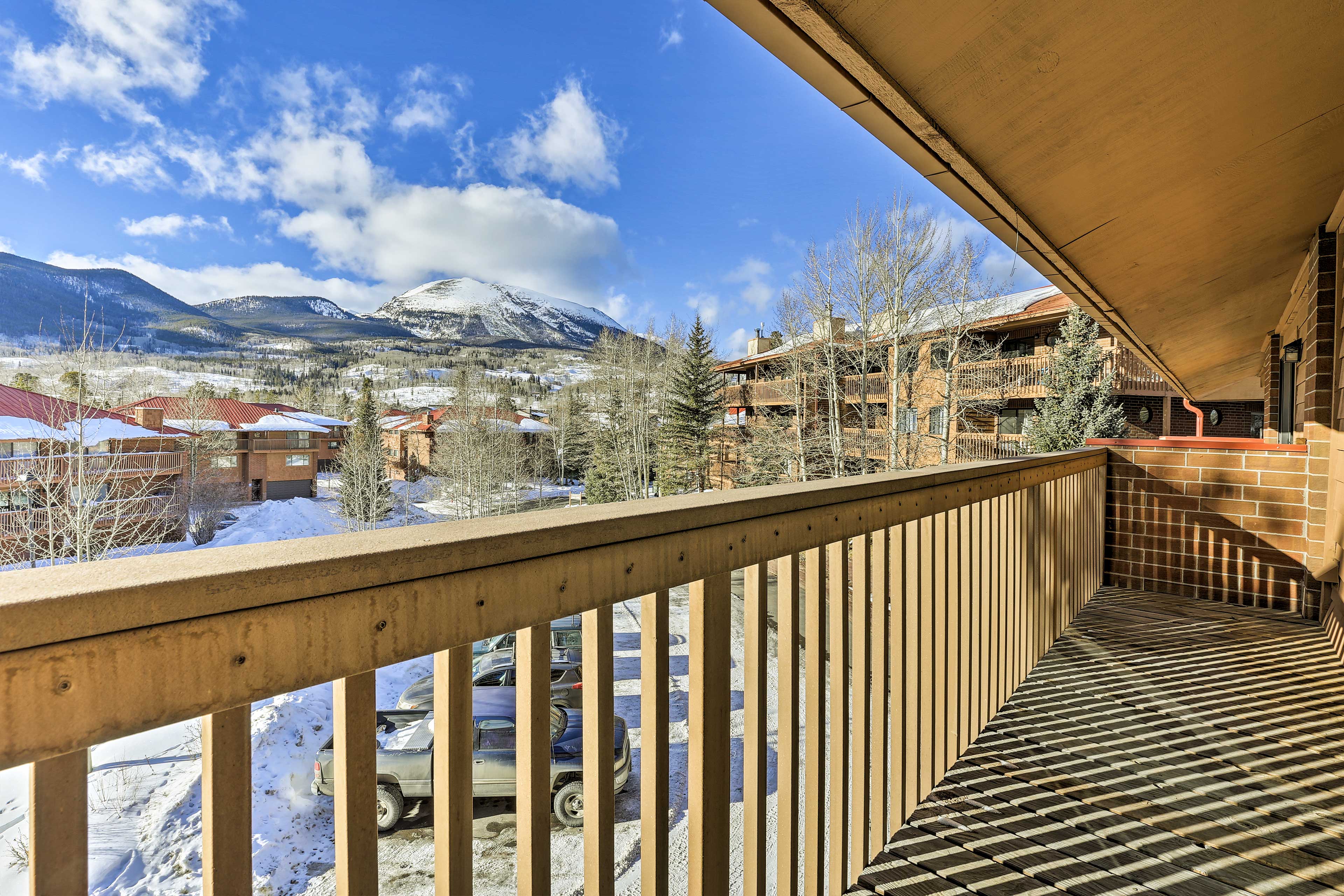 Main Street Frisco Condo w/ Mtn Views & Amenities! Home Rental in Frisco