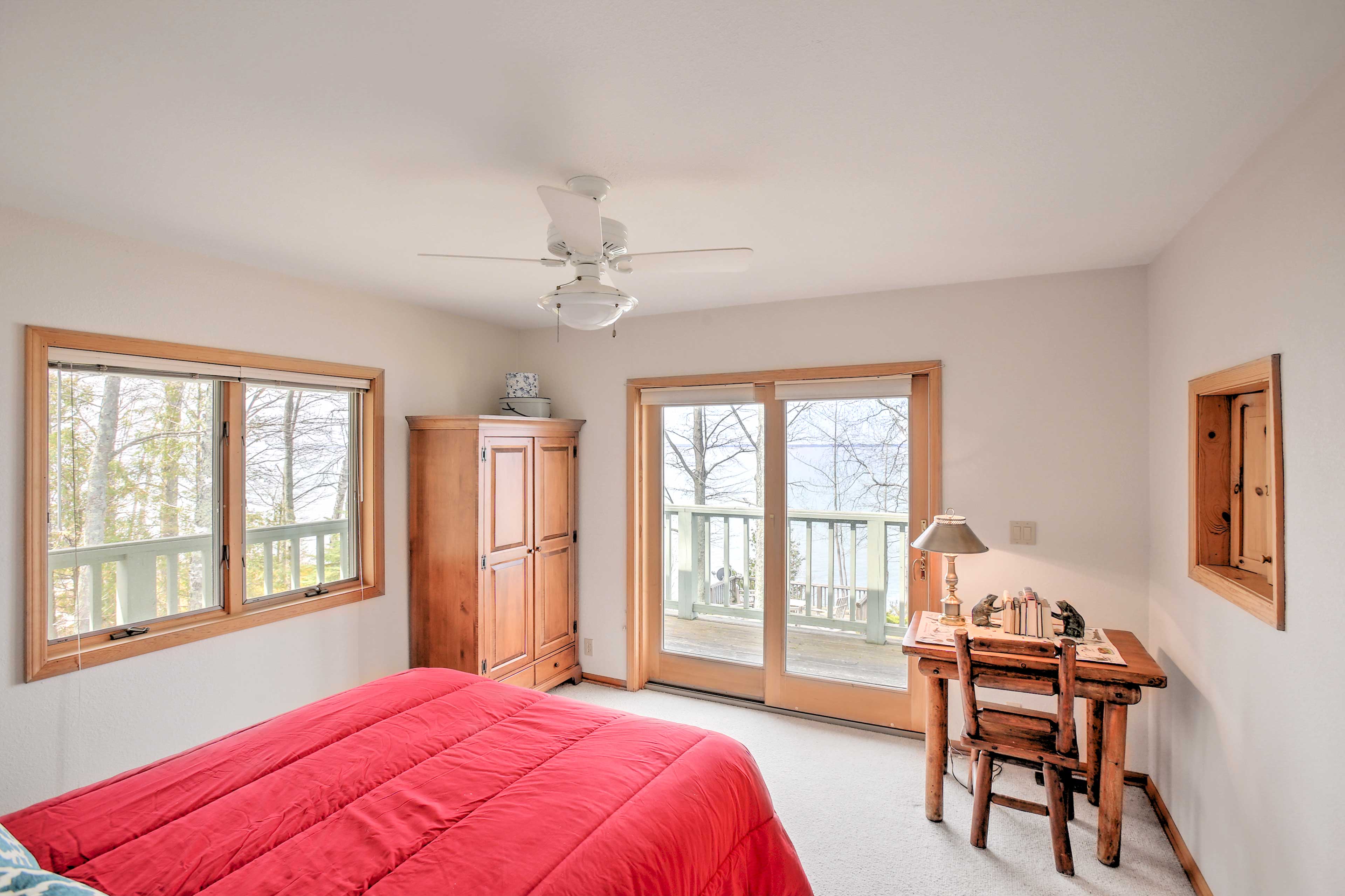 Gorgeous Charlevoix Home on Lake Michigan!