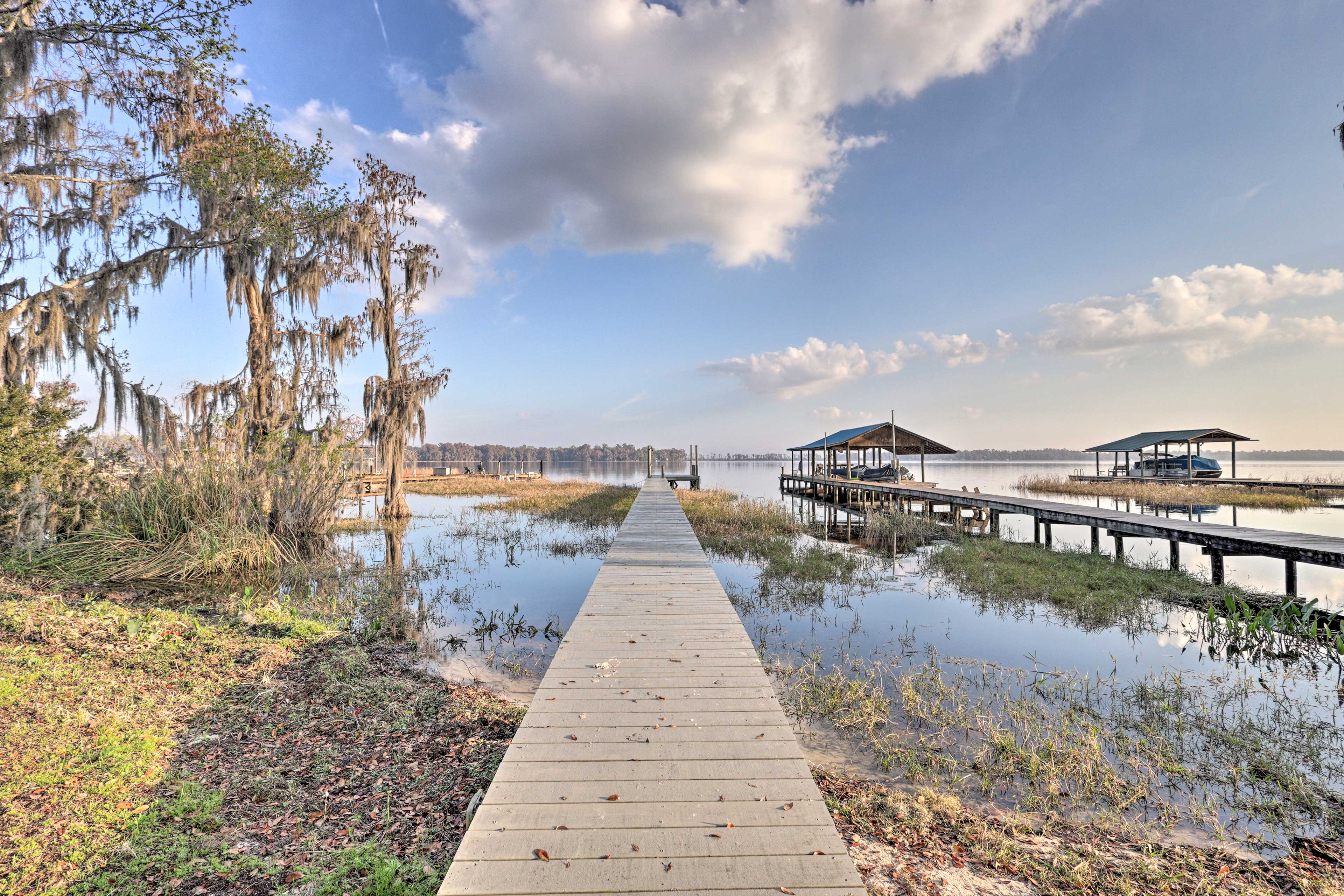 Property Image 2 - Gorgeous Waldo Home w/ Dock on Santa Fe Lake!