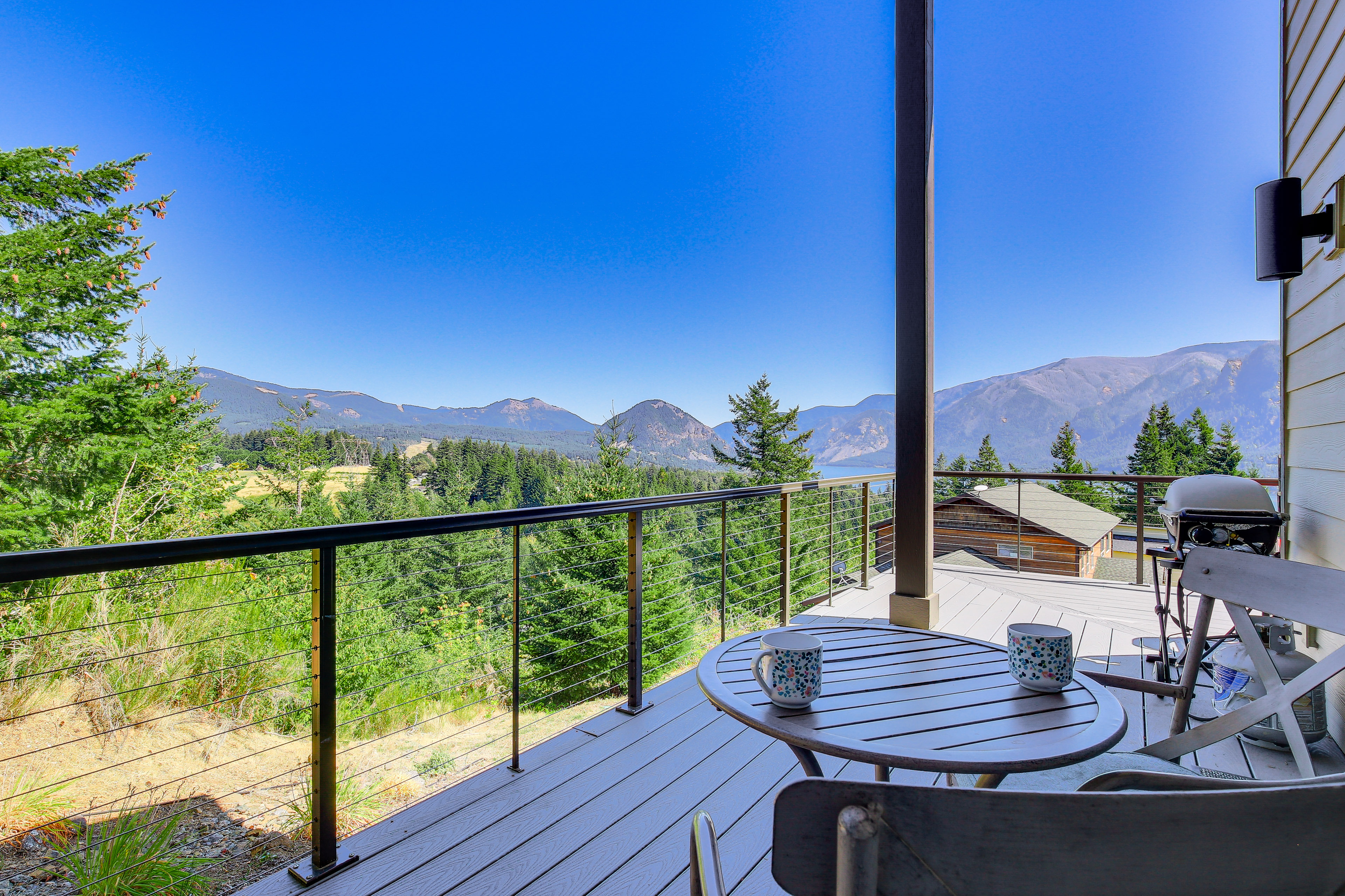 Property Image 1 - ’Gorge Retreat’ - Modern Carson Home w/ Mtn Views!