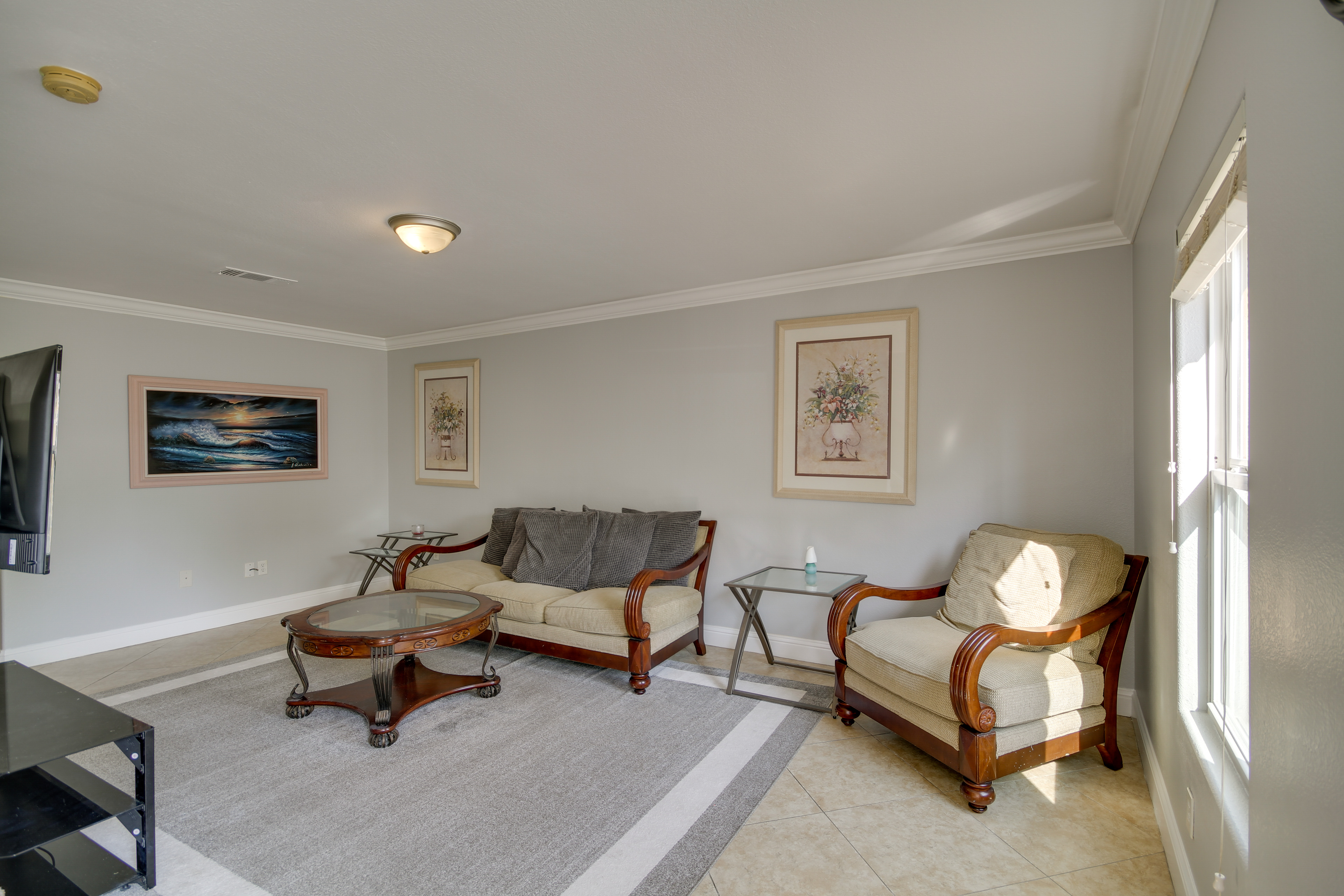 Gulfport Condo w/ Private Balcony - Walk to Beach!