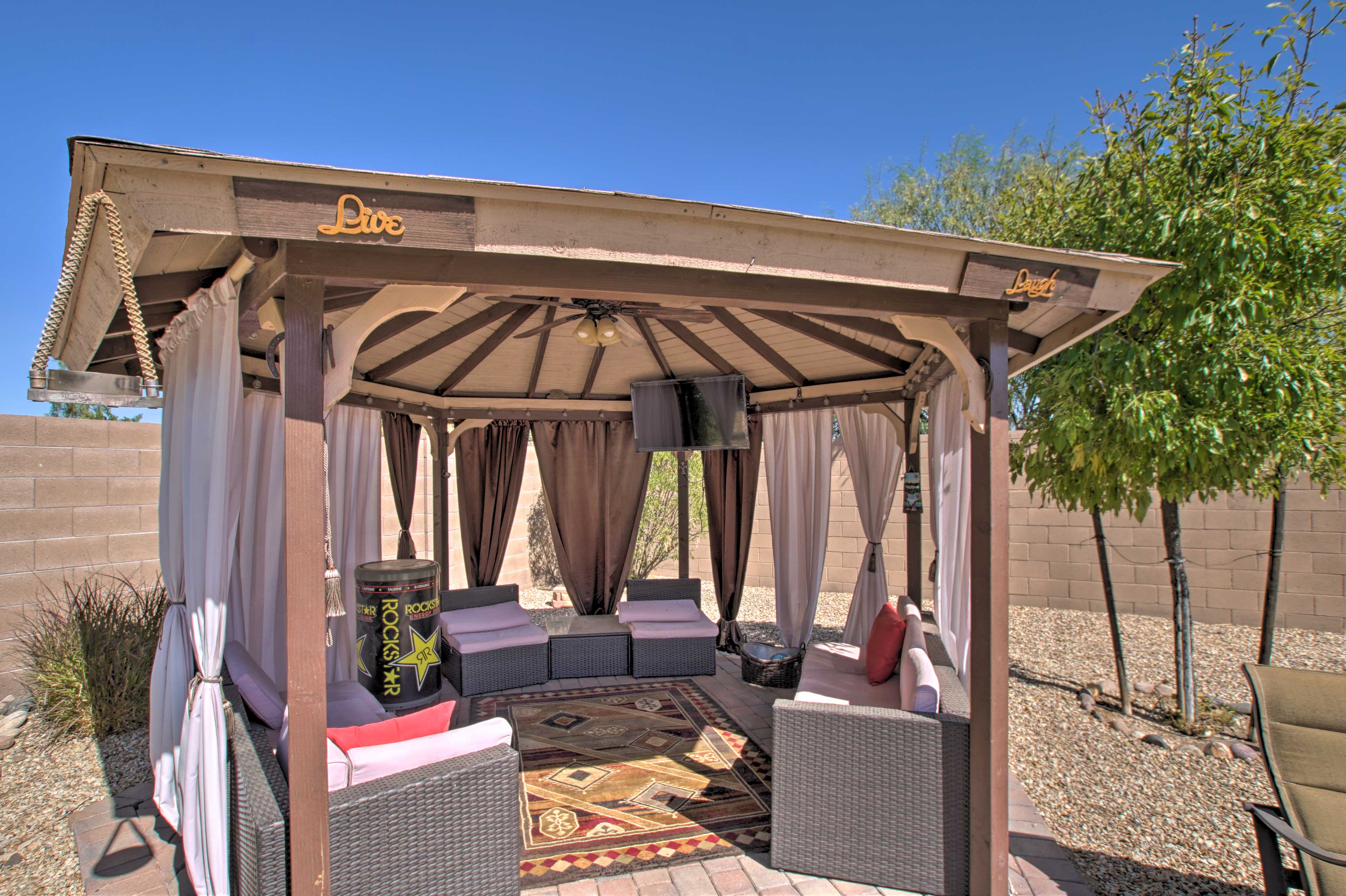 Property Image 2 - Surprise Oasis: Perfect for Spring Training Fans!