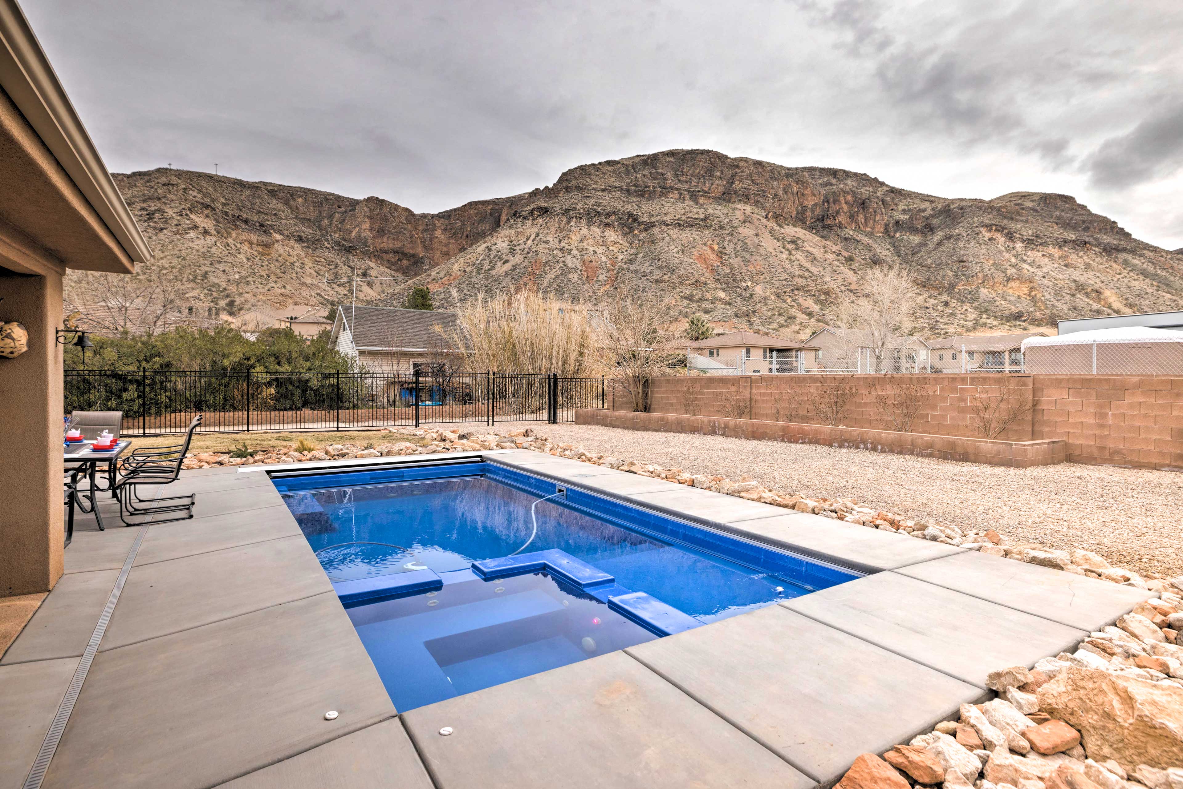 Hurricane Home w/ Pool & Spa ~ 25 Mi to Zion!