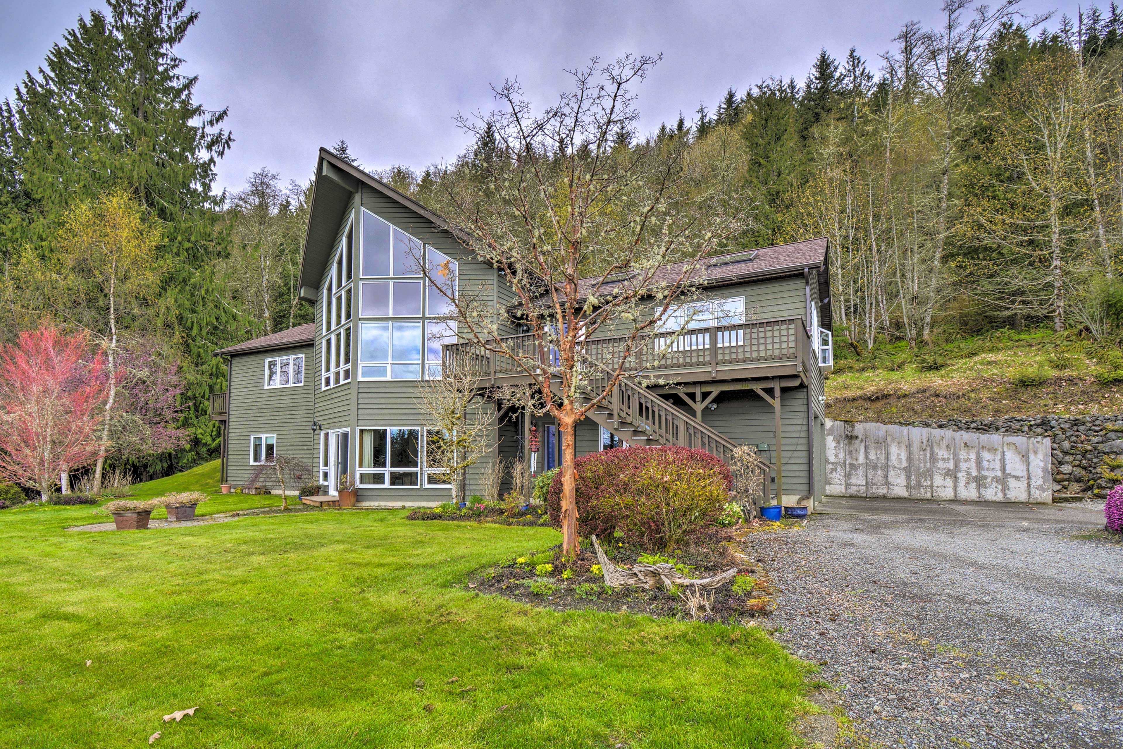 Property Image 2 - Idyllic Retreat ~ 20 Mi to Olympic National Park!