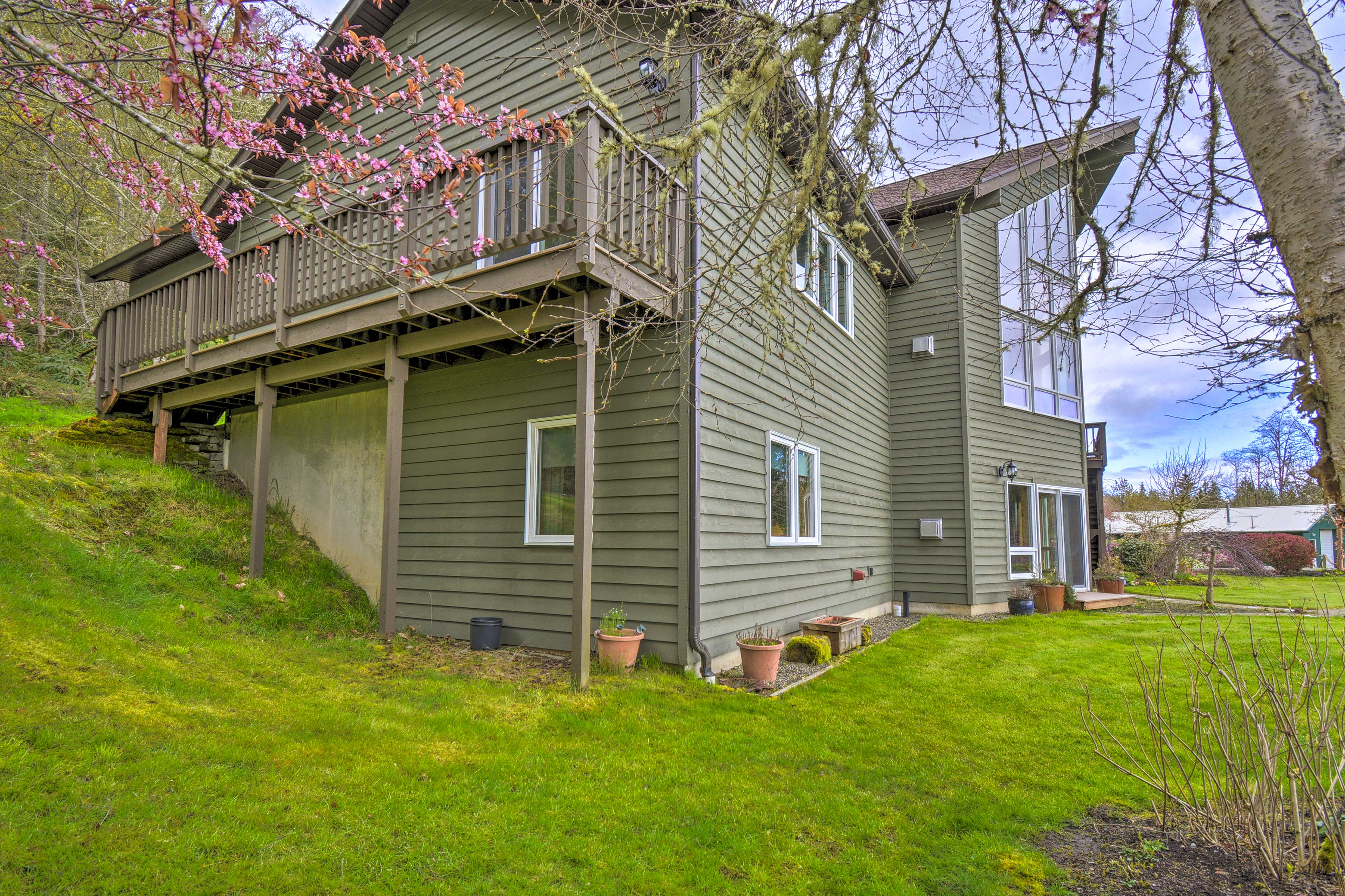 Property Image 2 - Idyllic Retreat ~ 20 Mi to Olympic National Park!