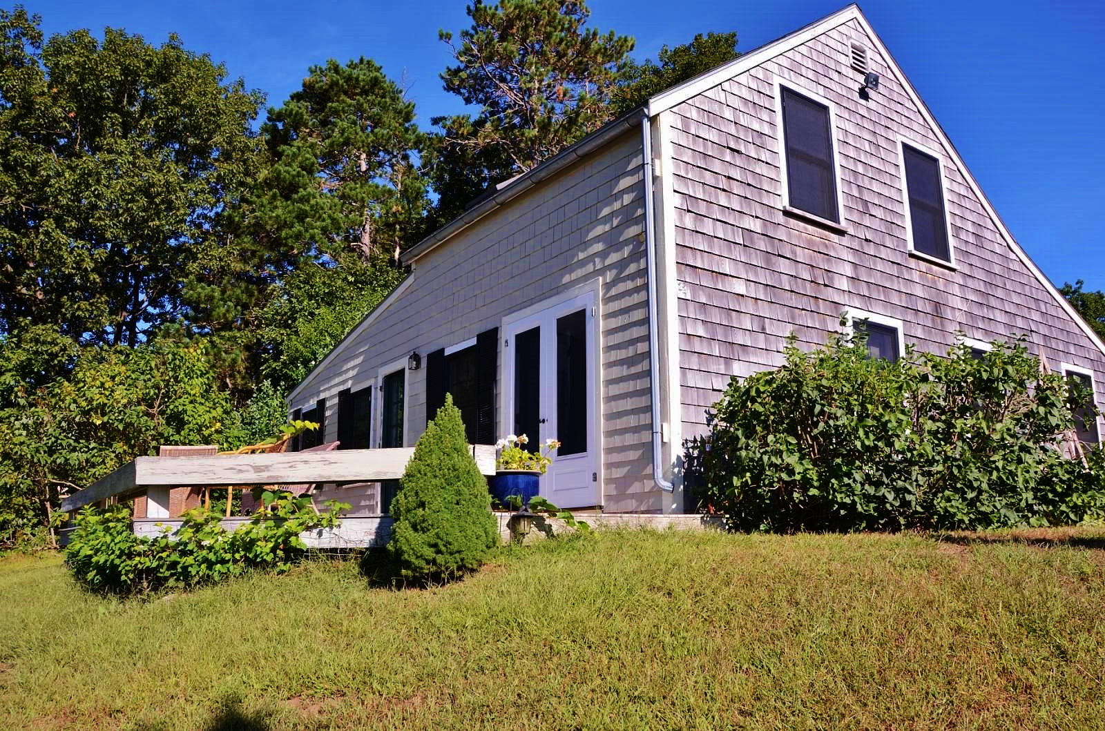 Property Image 1 - Ipswich Cottage: Beautiful Views, 5 Mins to Beach