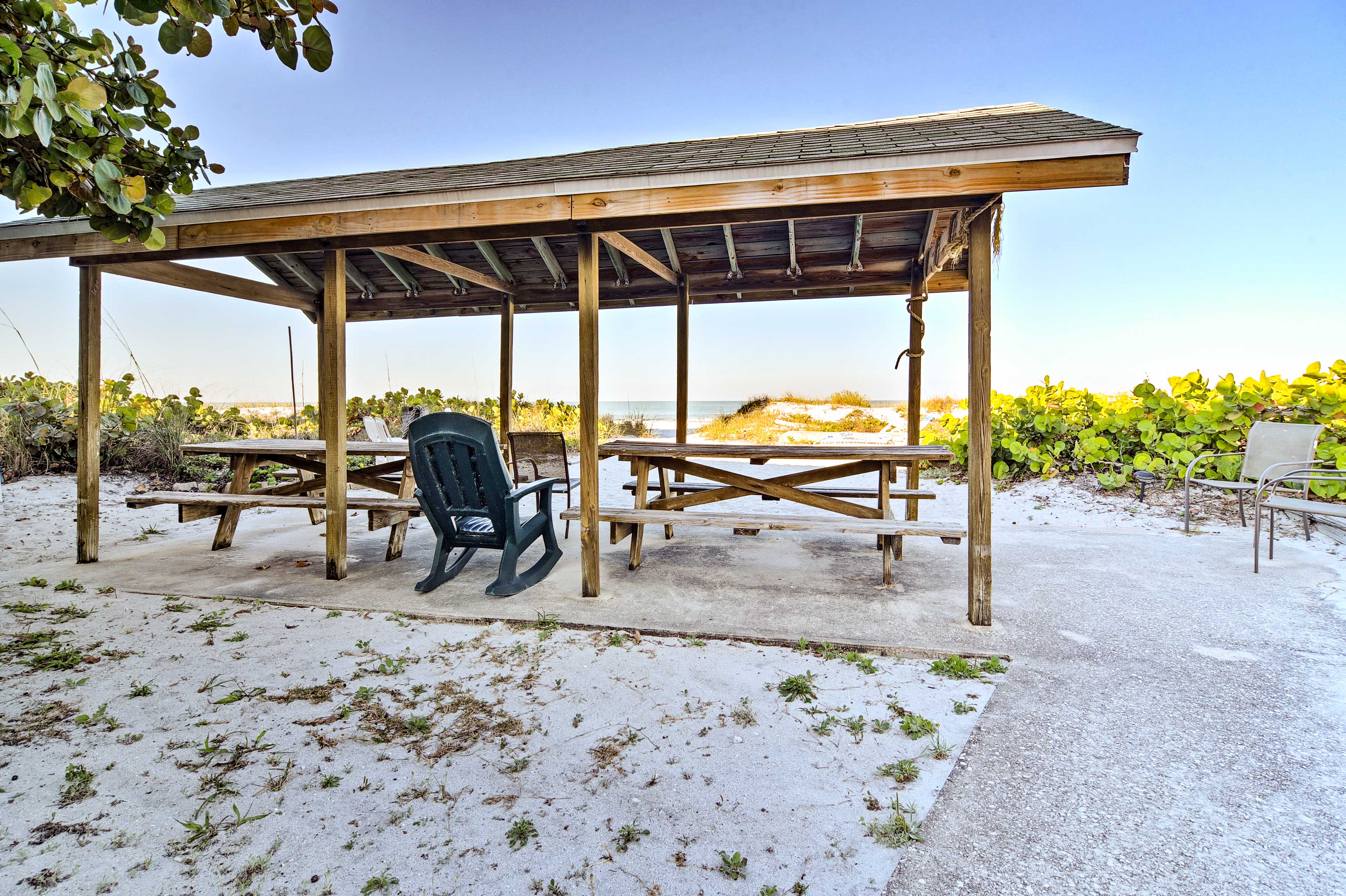 Property Image 2 - Indian Shores Cottage w/ Cabana - Steps to Beach!