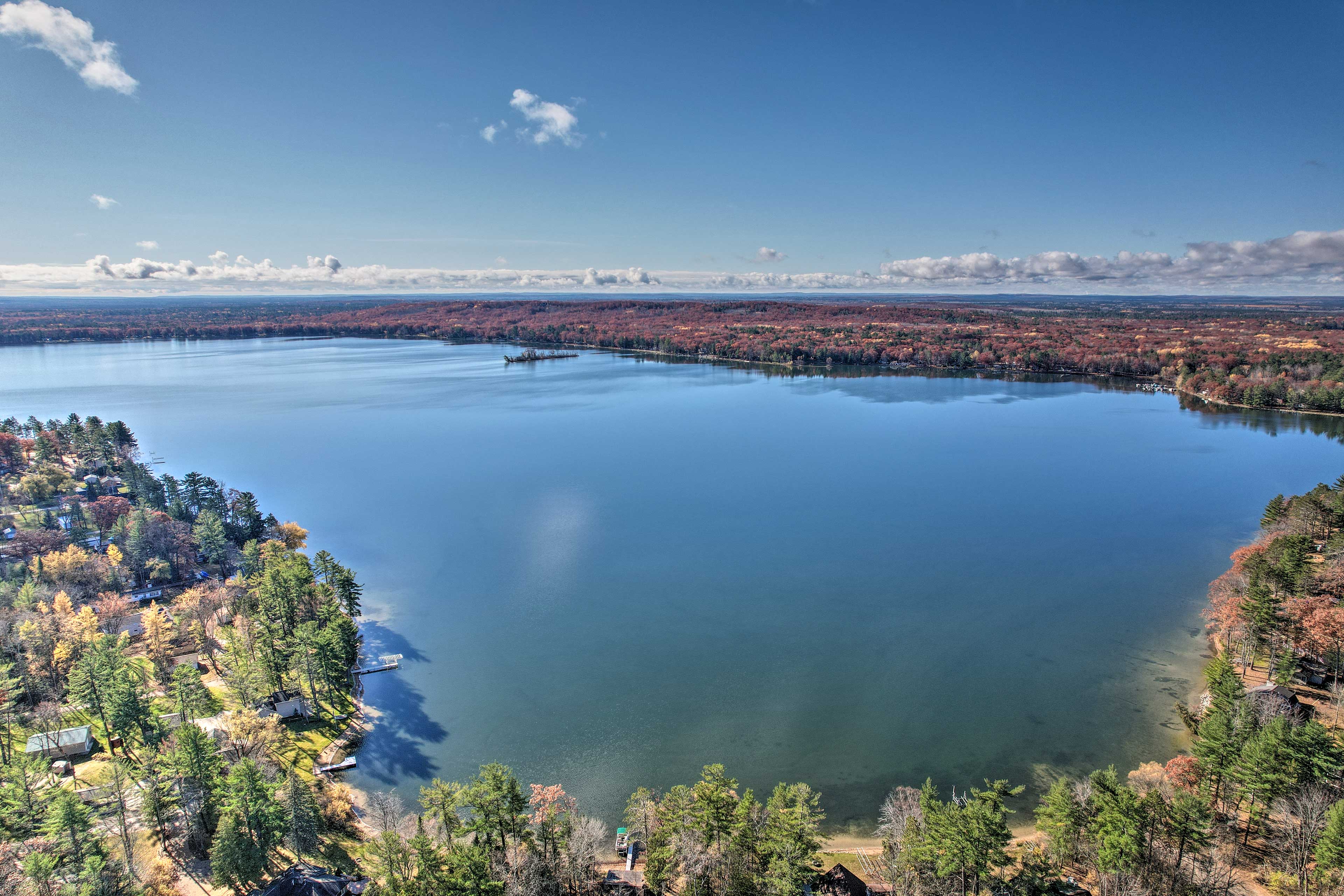 Inviting ‘Lake Vue Lodge’ Home w/ Fire Pit + Deck