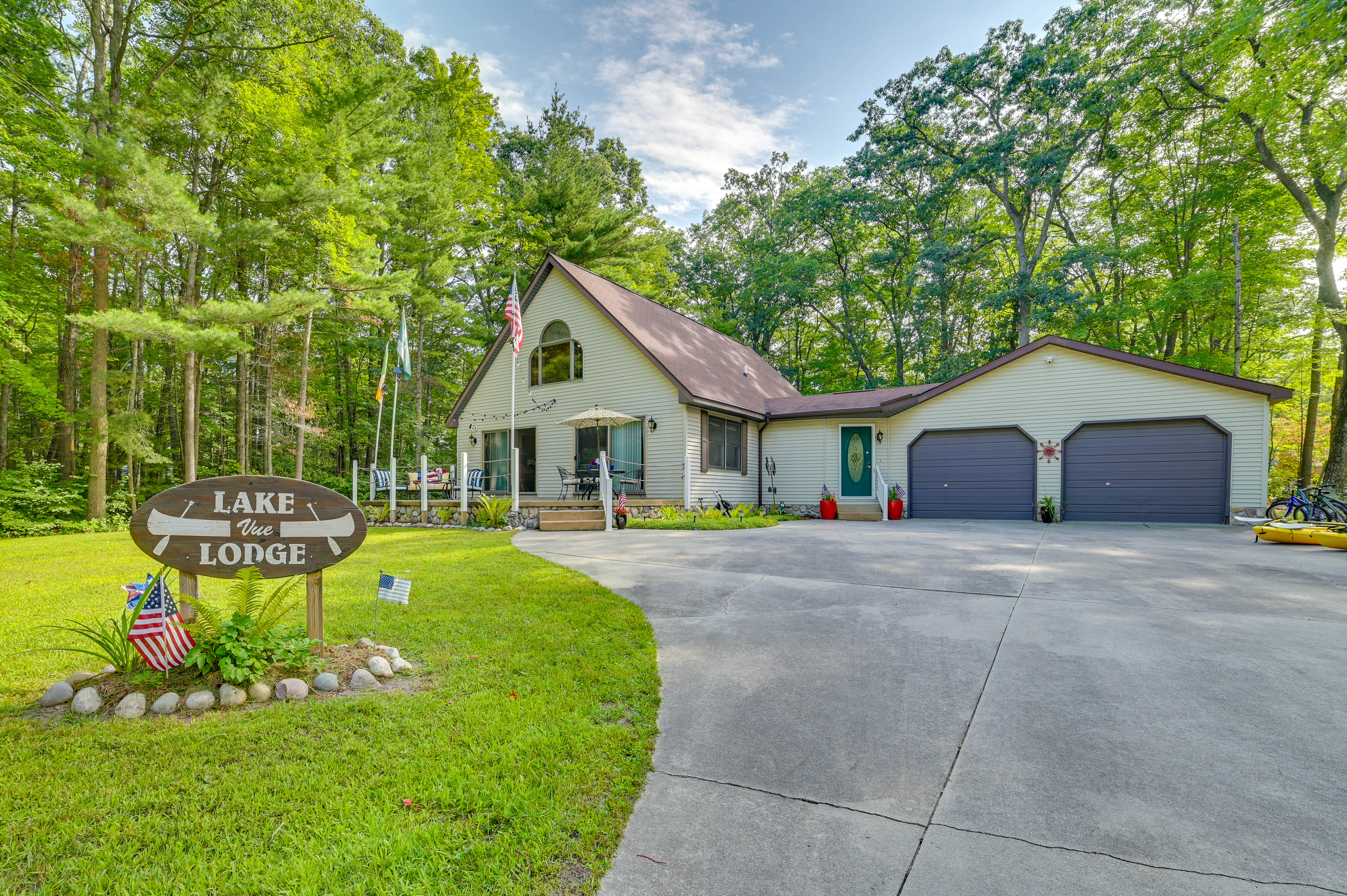 Property Image 1 - Inviting ‘Lake Vue Lodge’ Home w/ Fire Pit + Deck