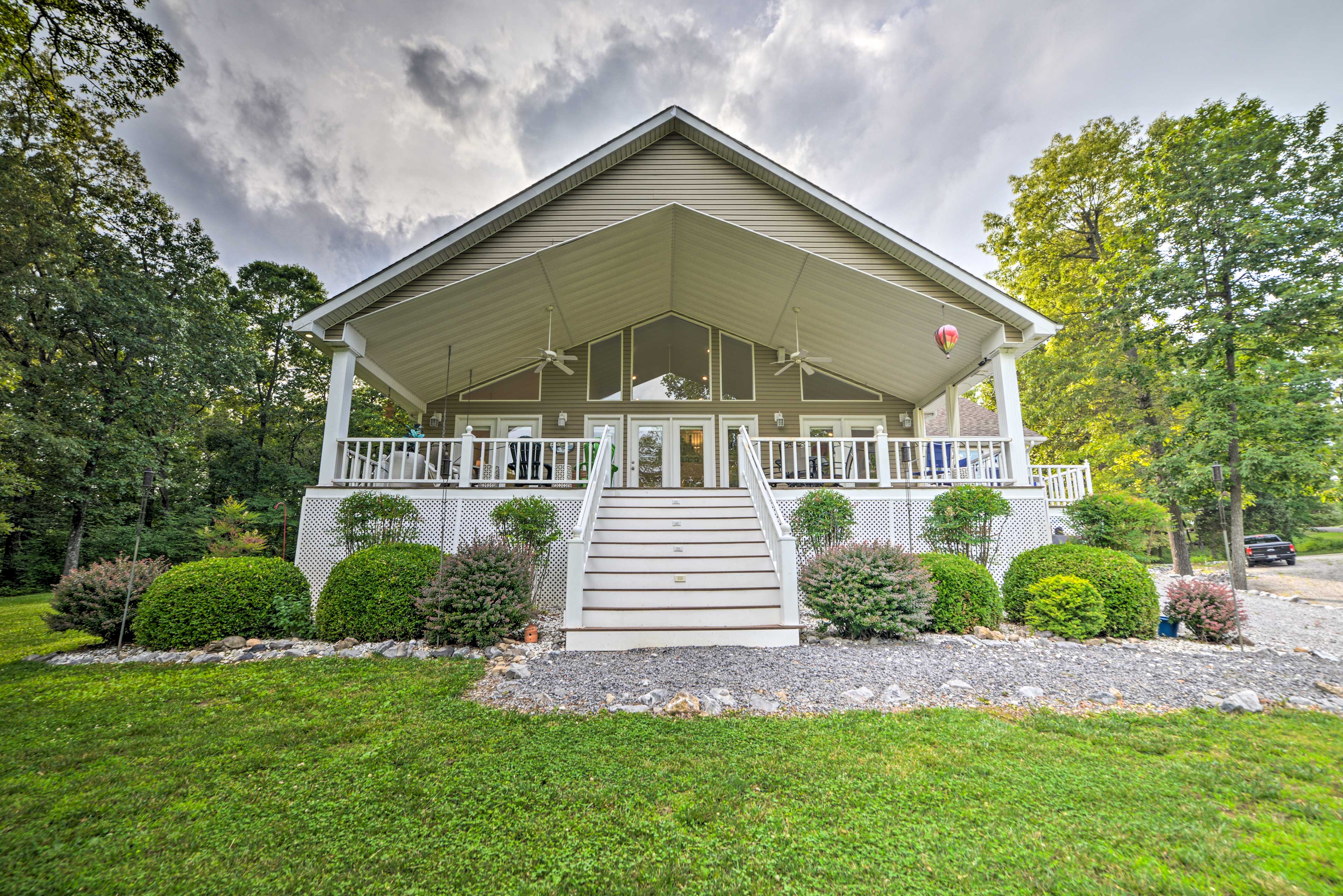 Kentucky Lake House with a Great Outdoor Space!