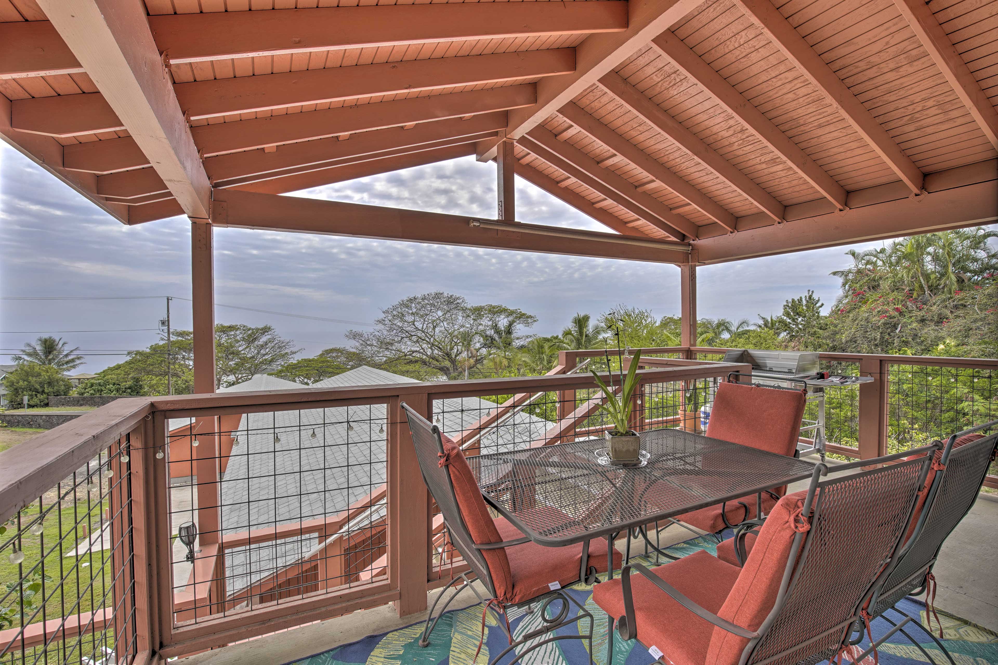 Property Image 1 - Kailua-Kona Hillside Apt < 3 Miles to Beaches!