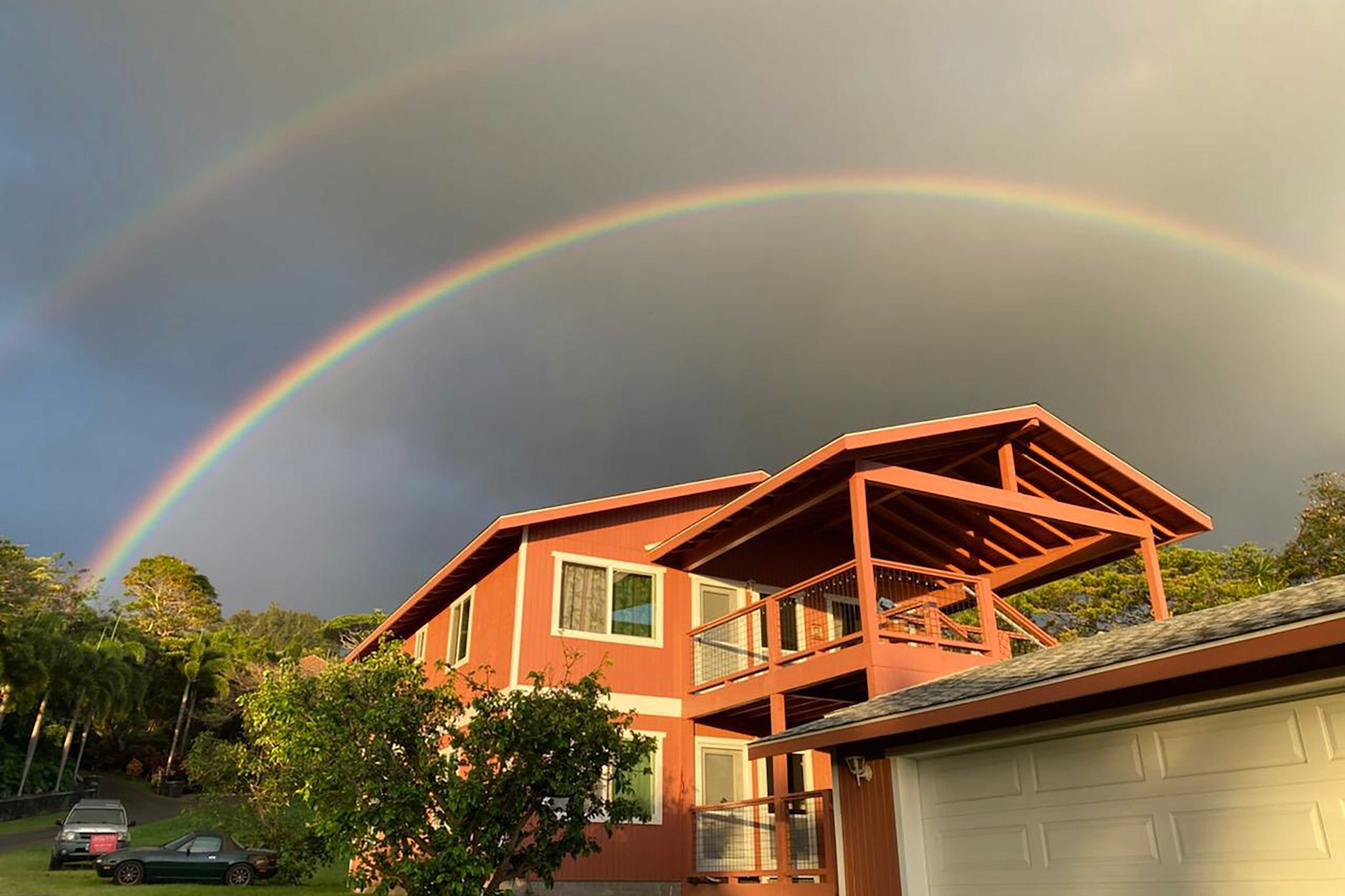 Kailua-Kona Hillside Apt < 3 Miles to Beaches!