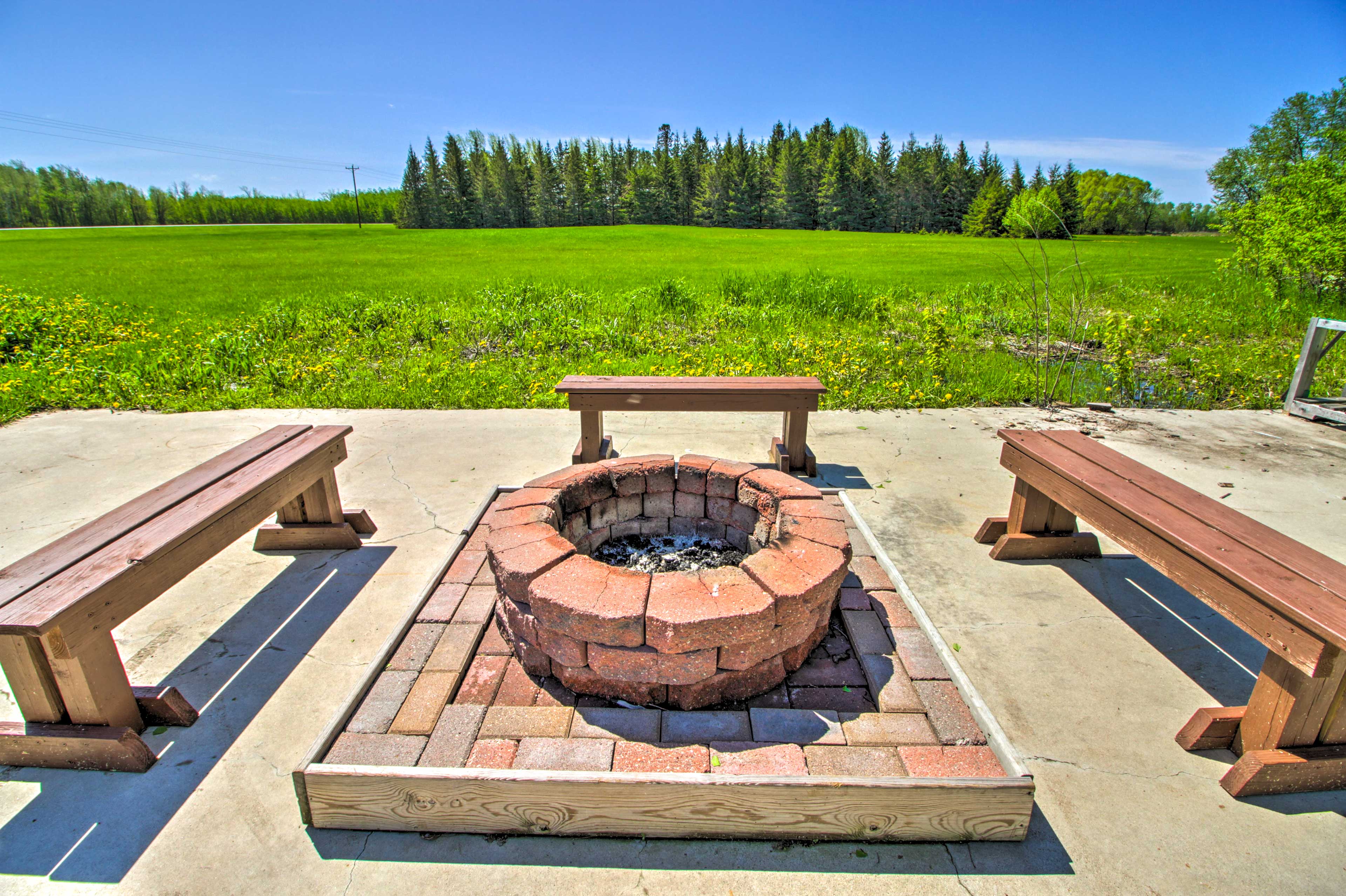 Property Image 2 - Rural ’Harry’s House’ w/ Fire Pit on 20 Acres