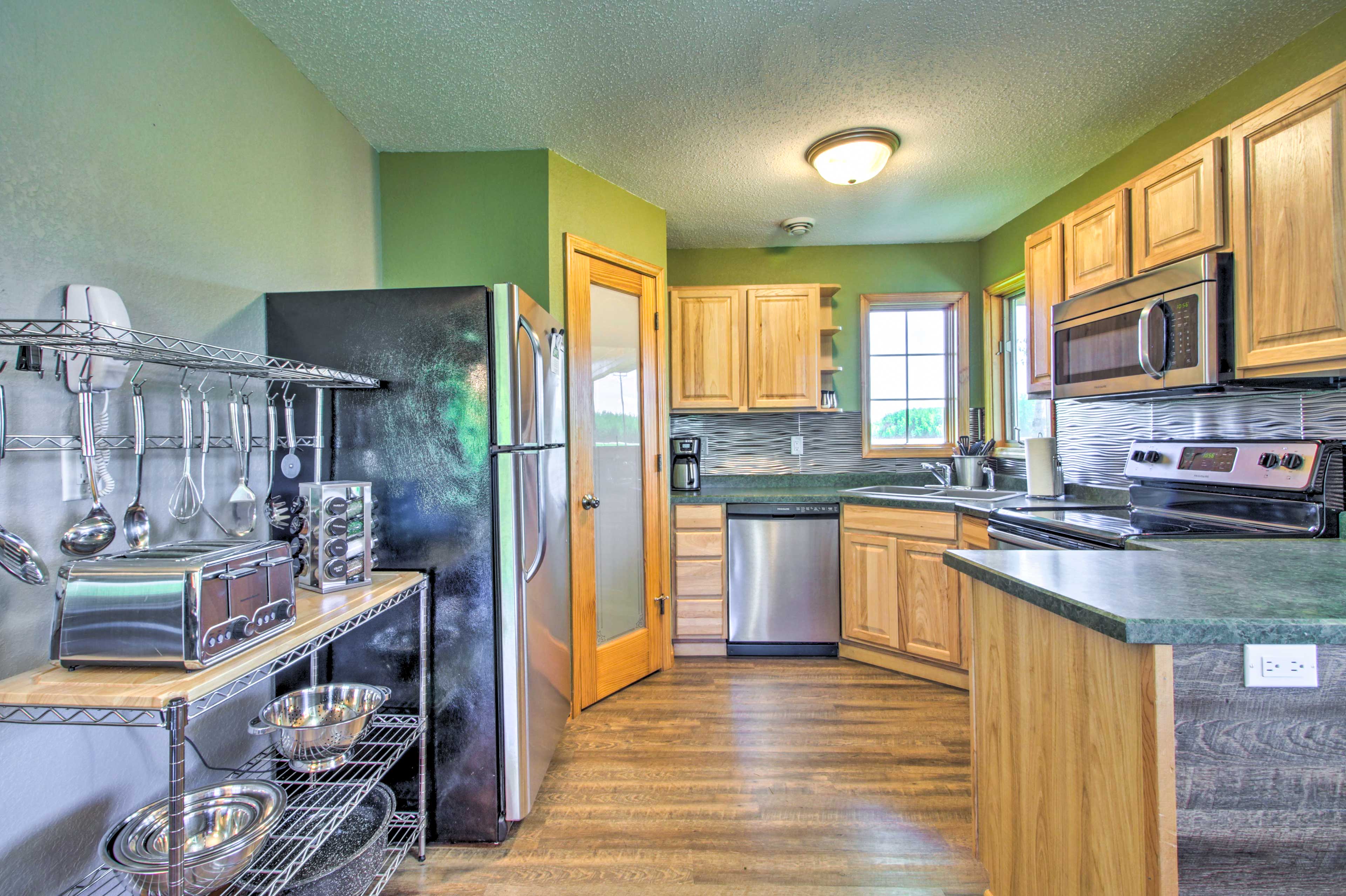 Rural 'Harry's House' w/ Fire Pit on 20 Acres