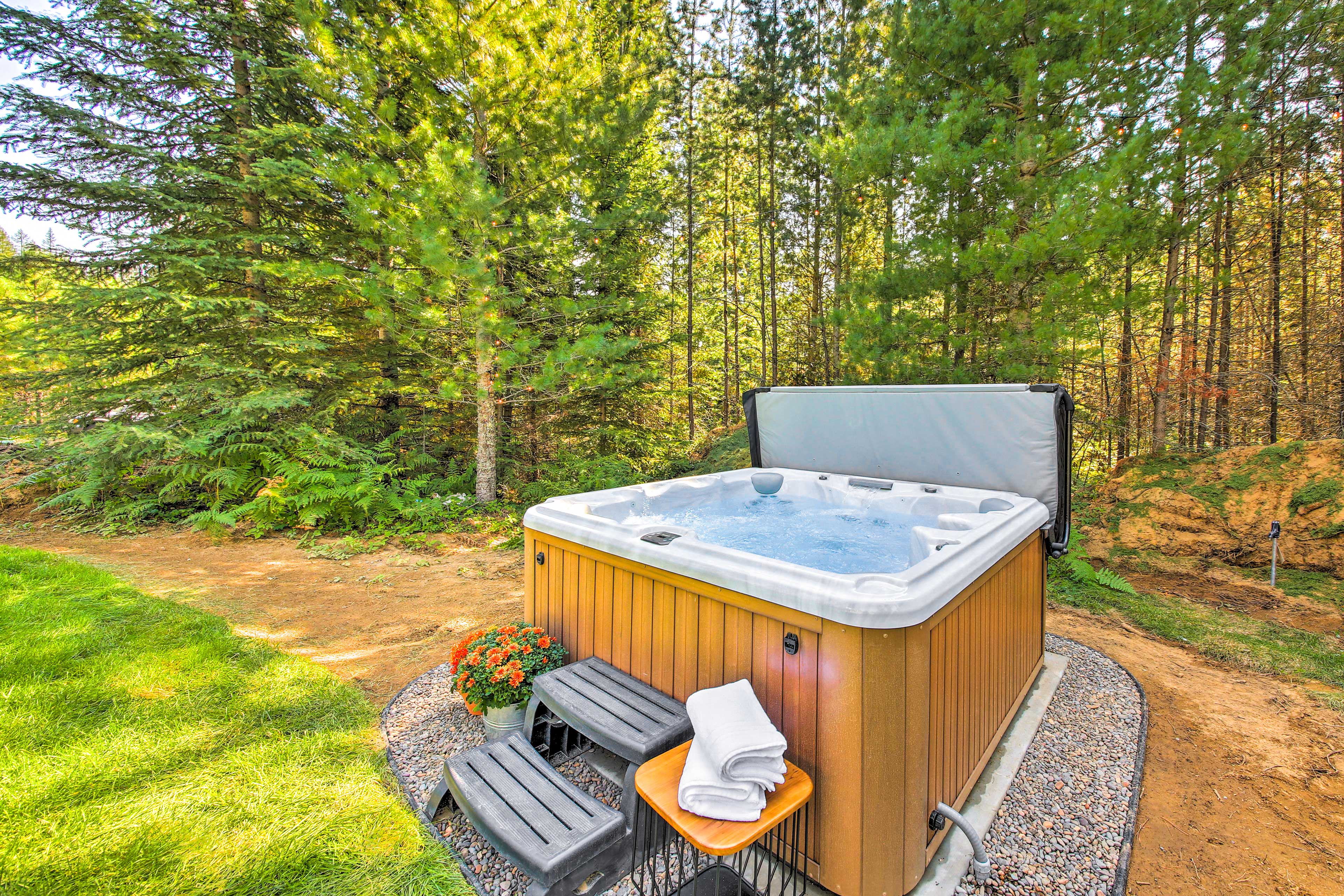 Property Image 2 - Rustic-Chic Woodland Hideaway w/ Hot Tub!