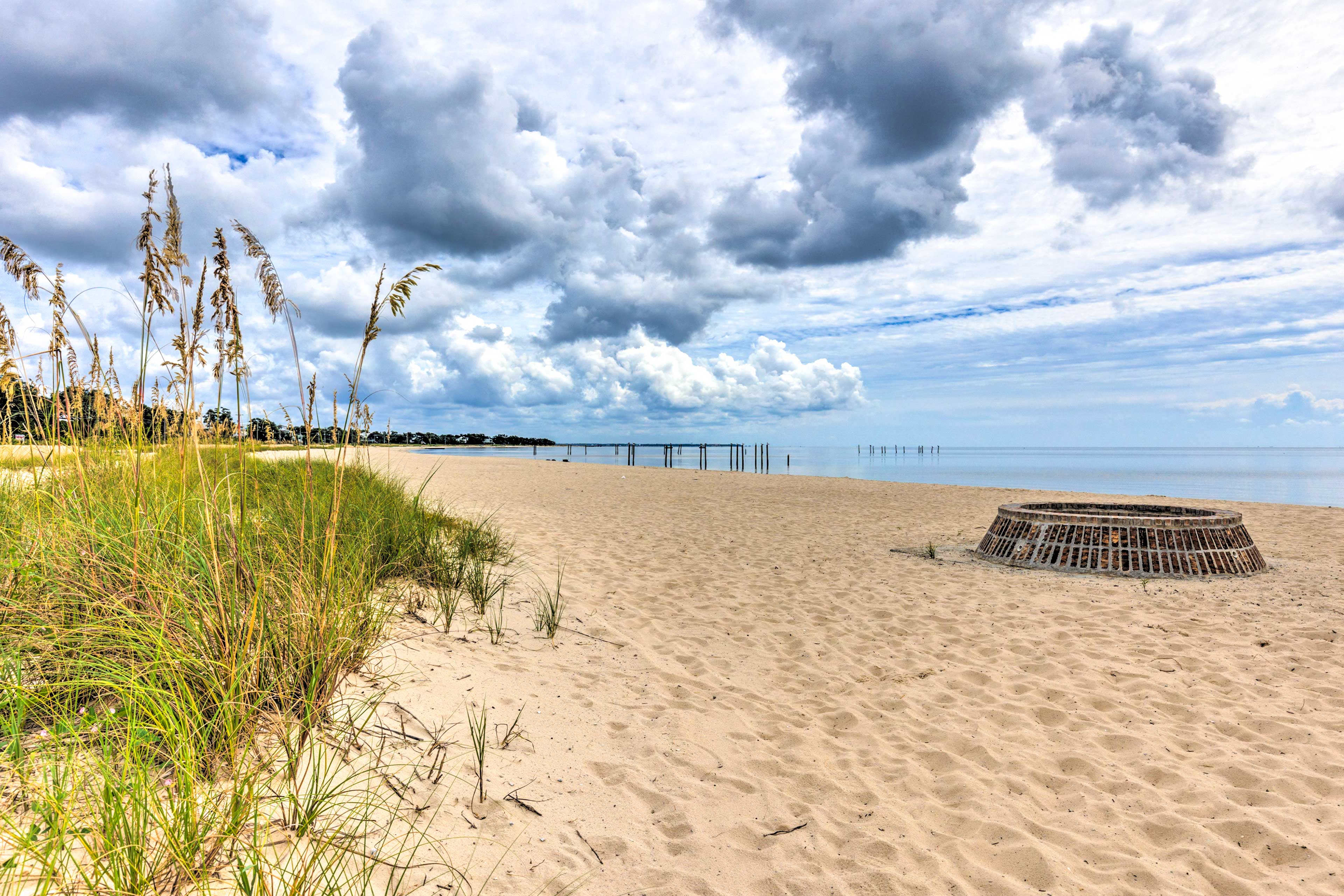 Property Image 1 - Secluded ’La Mer Cottage’ < 1 Mi to Beach!