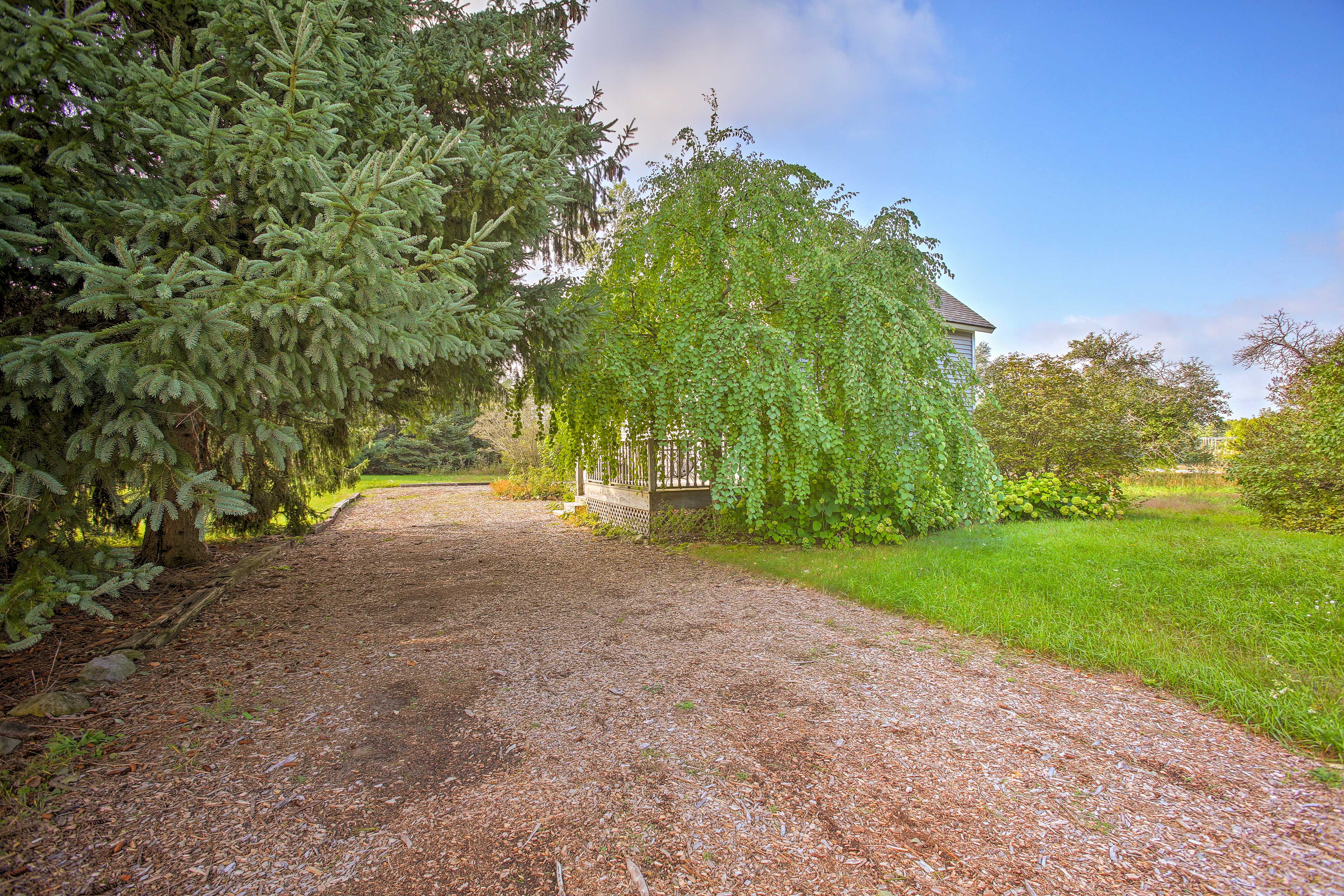 Property Image 2 - Leelanau Country Cottage ~ 4 Mi to Suttons Bay!