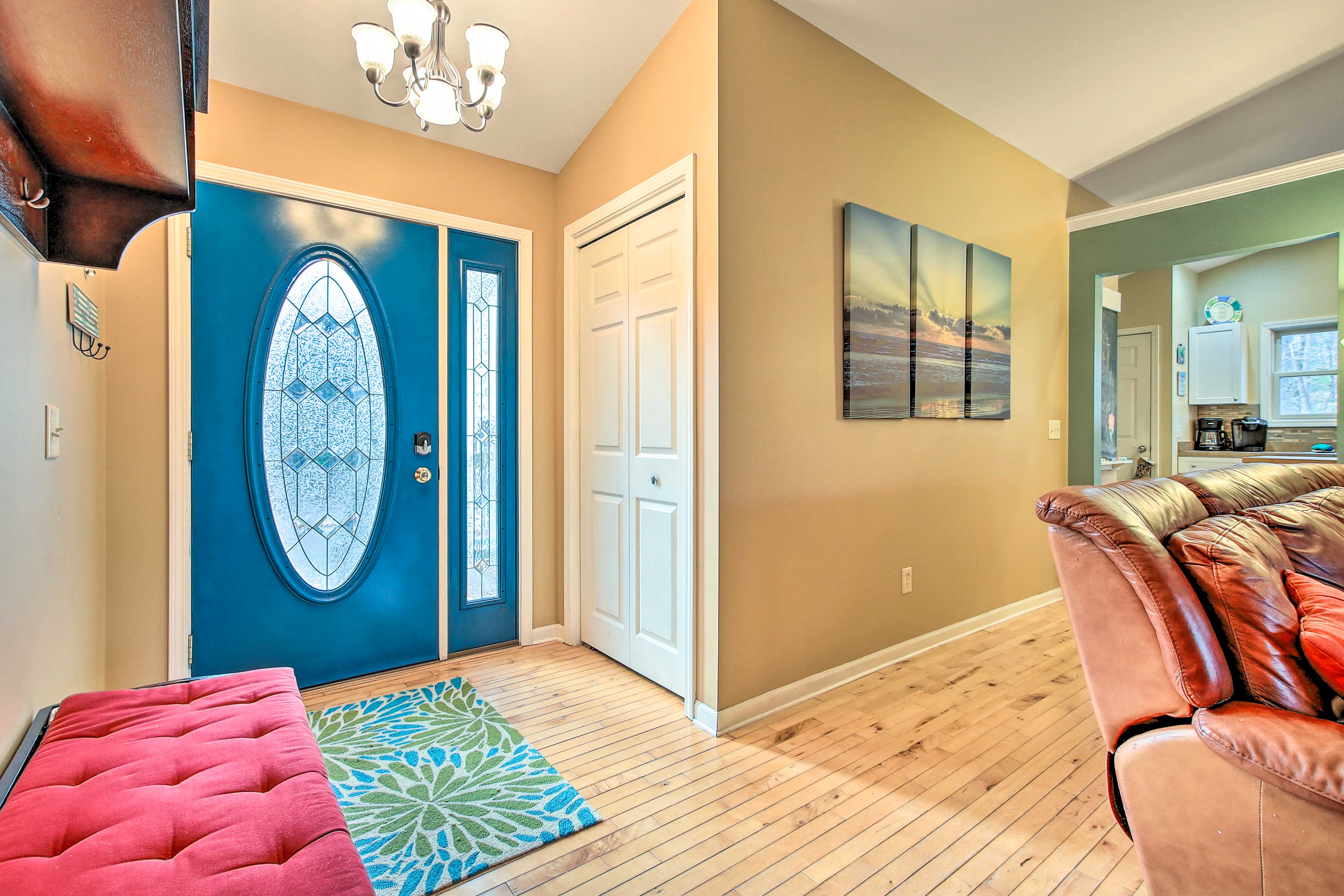 Lake Michigan Gem < Half-Mi to Private Beach!