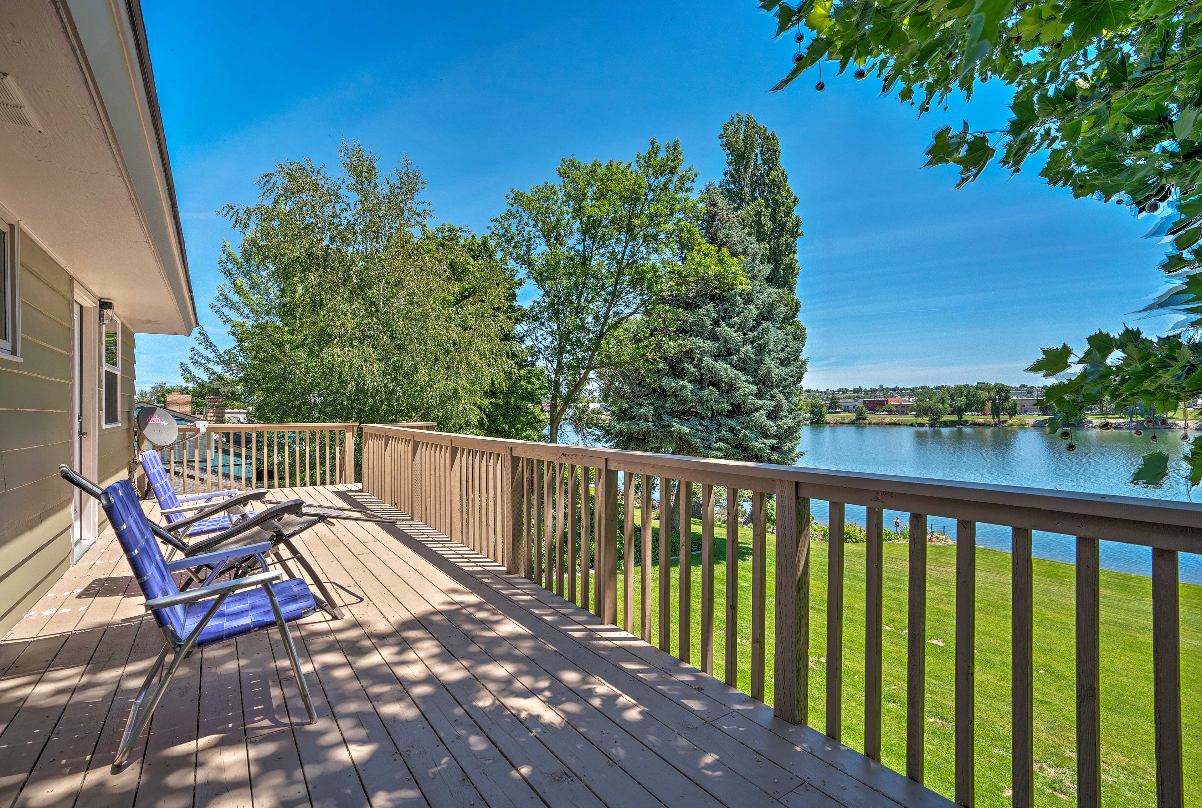 Property Image 1 - Lake House w/ Hot Tub - 1 Mi to Surf ’n Slide