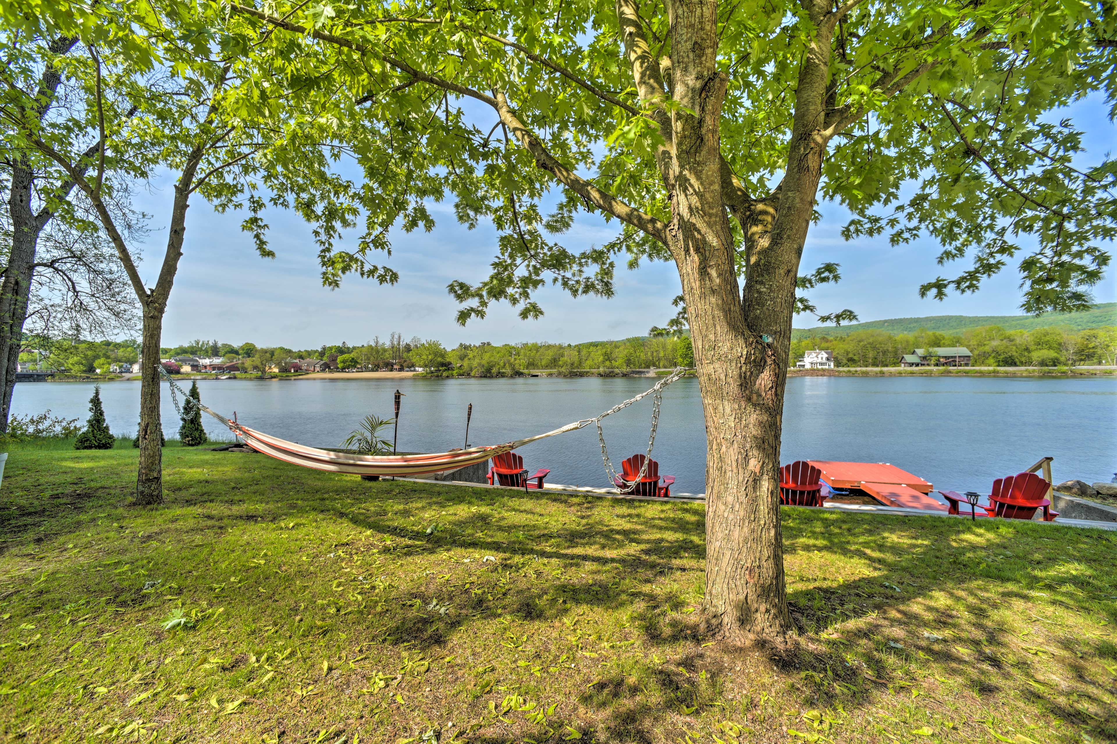 Lake Luzerne Home w/ Fire Pit on Hudson River