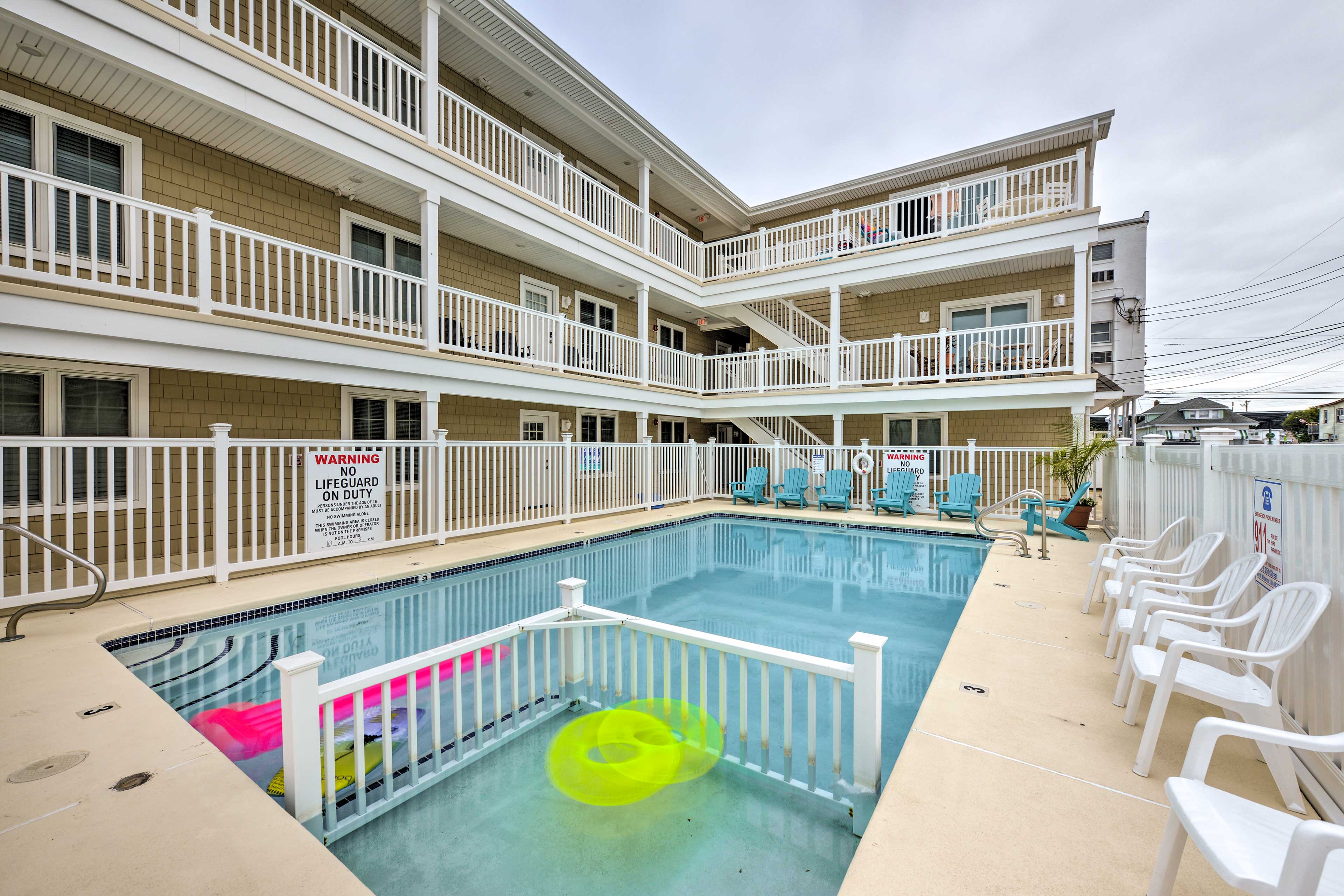 Property Image 2 - Wildwood Condo w/ Pool Access - Walk to Beach