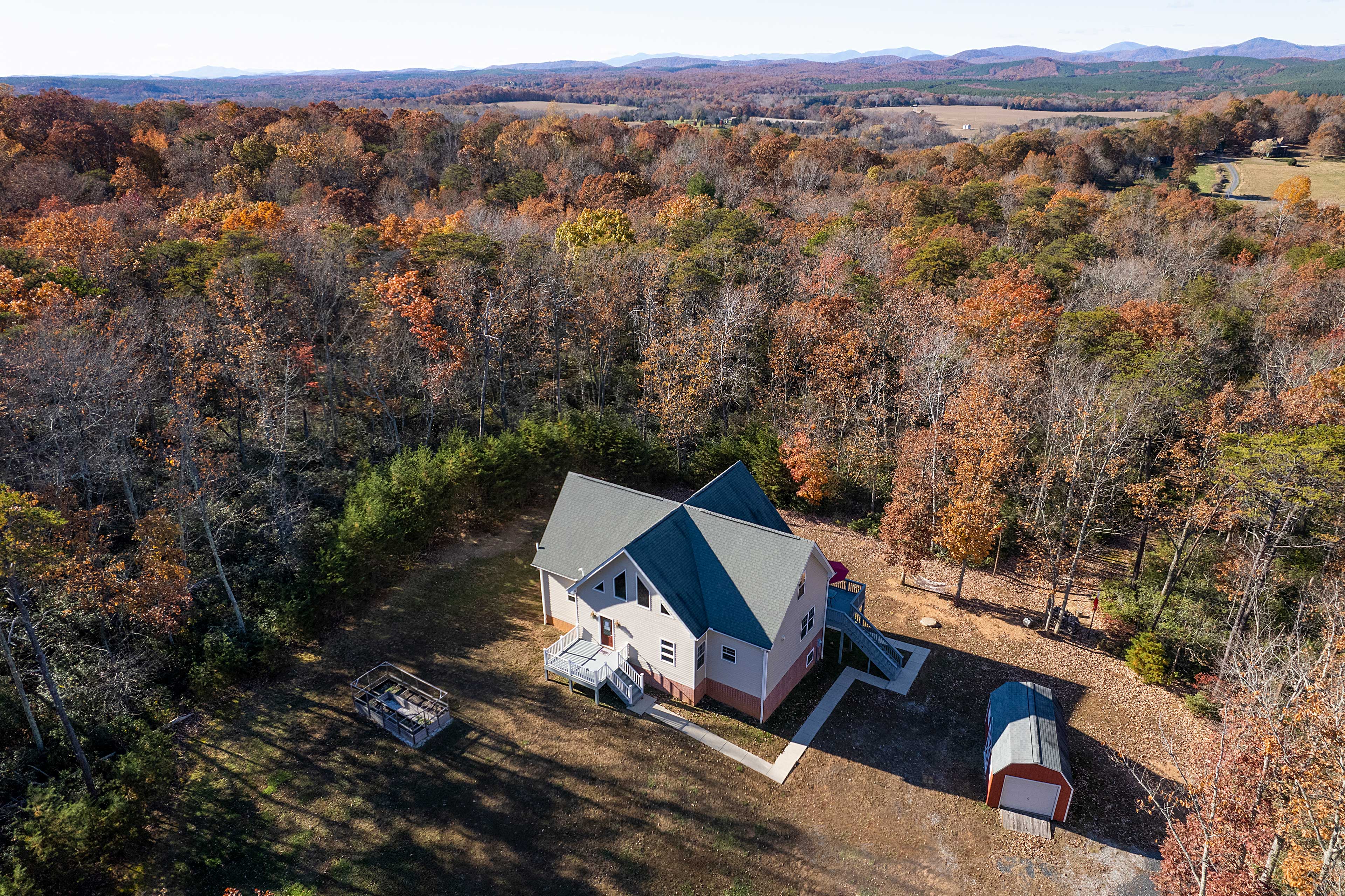 Property Image 2 - Yogi’s Paradise w/ Deck ~ 1 Mi to Yogaville!