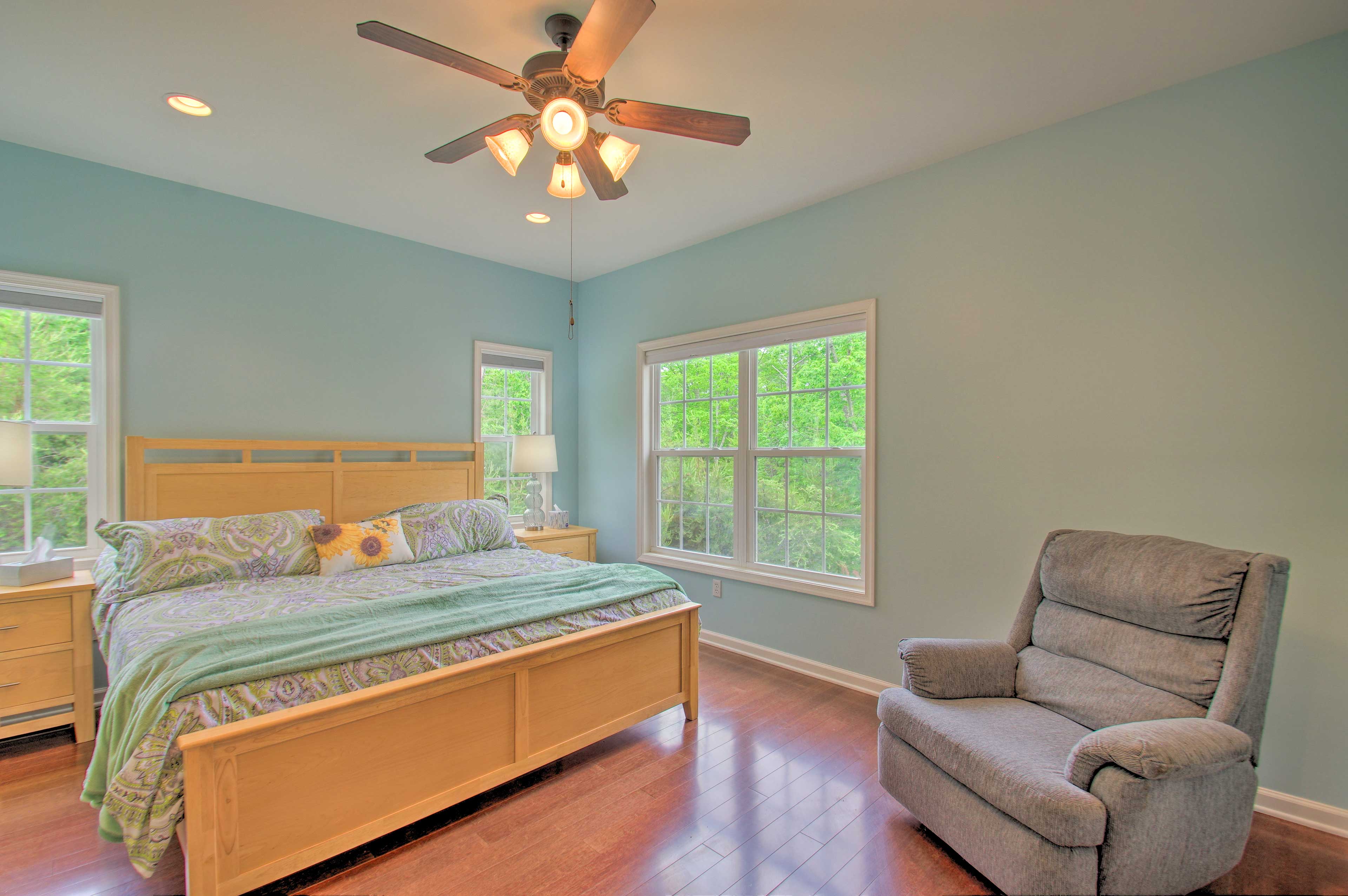 Yogi’s Paradise w/ Deck ~ 1 Mi to Yogaville!