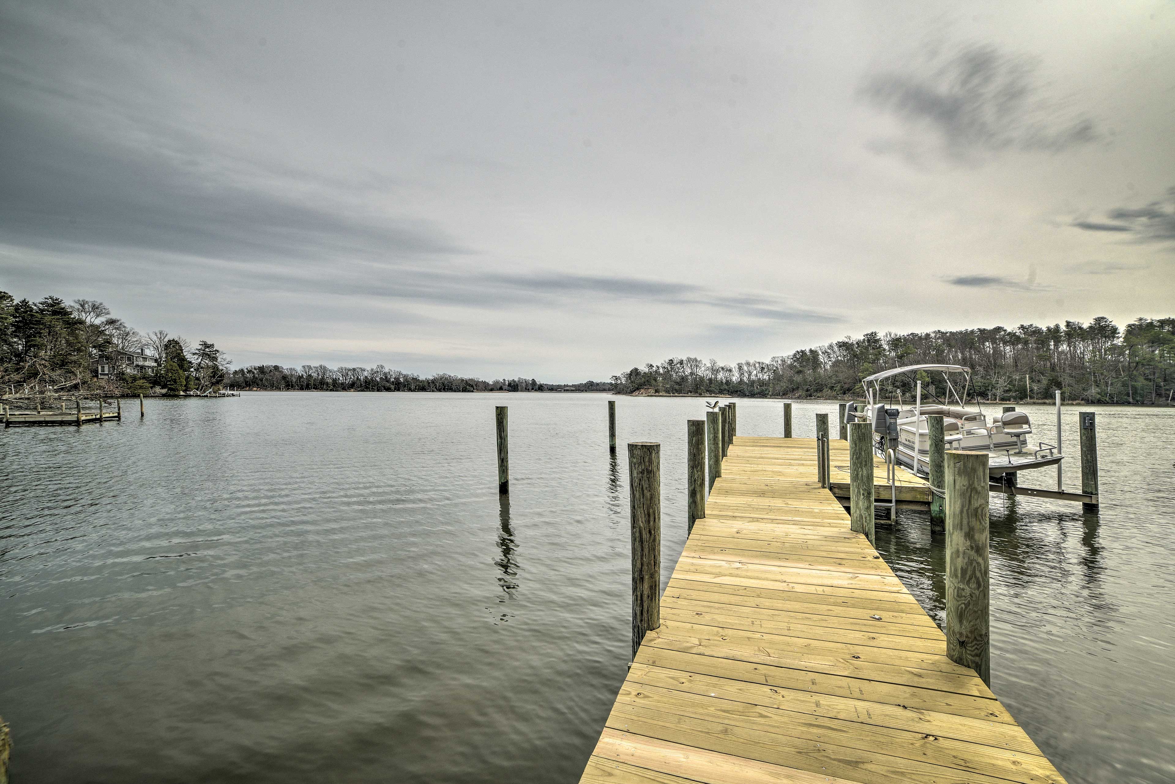 Property Image 2 - Waterfront Cottage w/ Fishing Dock & Fireplace!