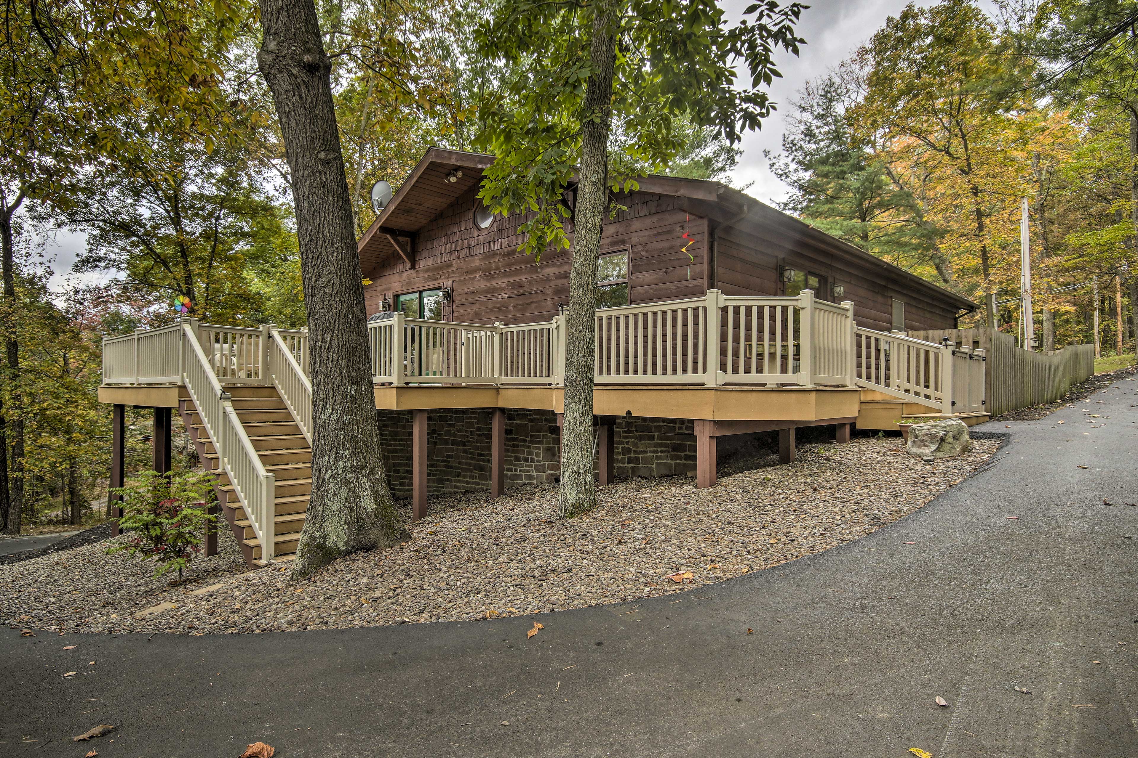 Property Image 1 - Pet-Friendly Raystown Lakefront Cabin w/ BBQ Grill