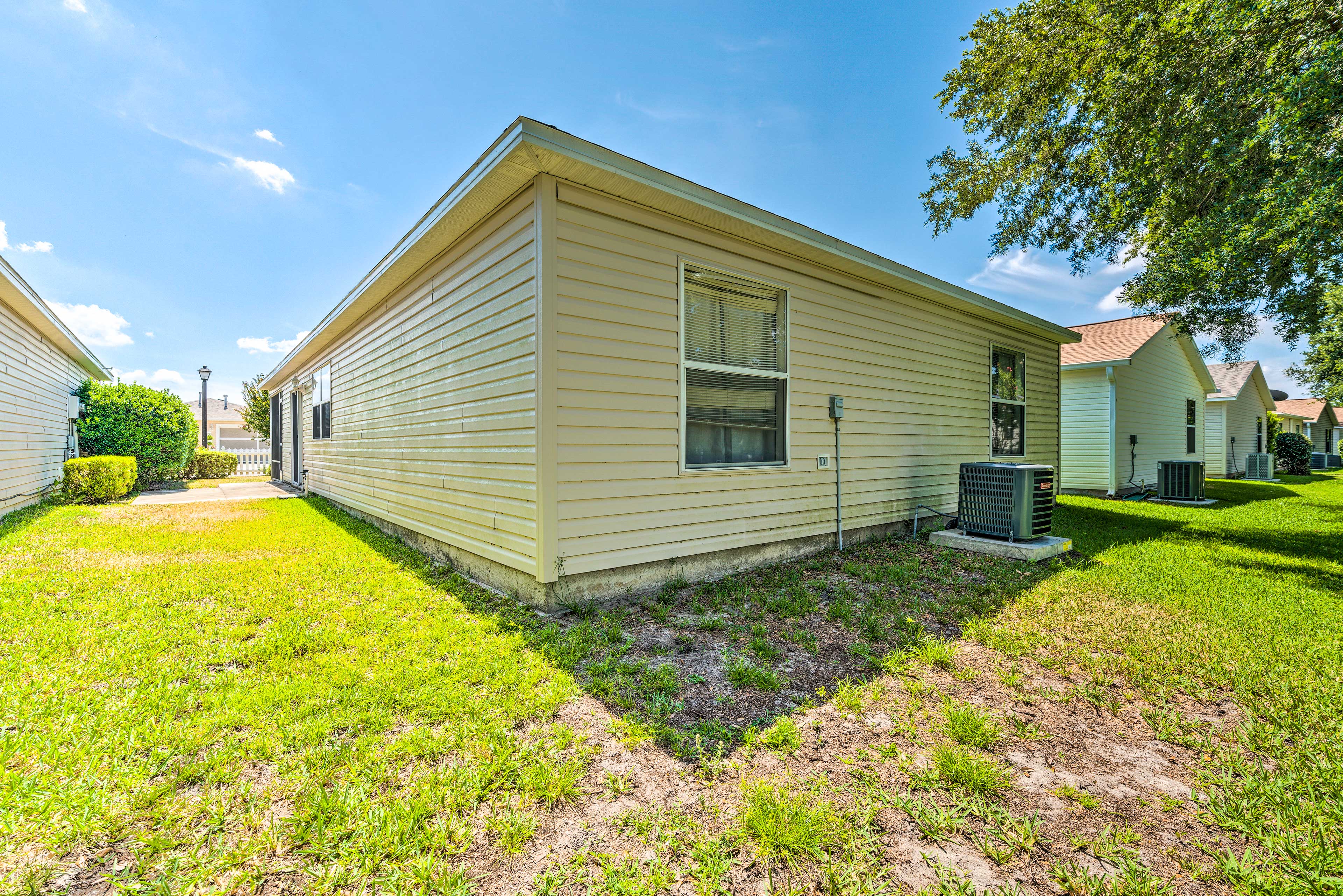 Property Image 1 - Sunny Home in The Villages w/ Lanai & Pool Access!