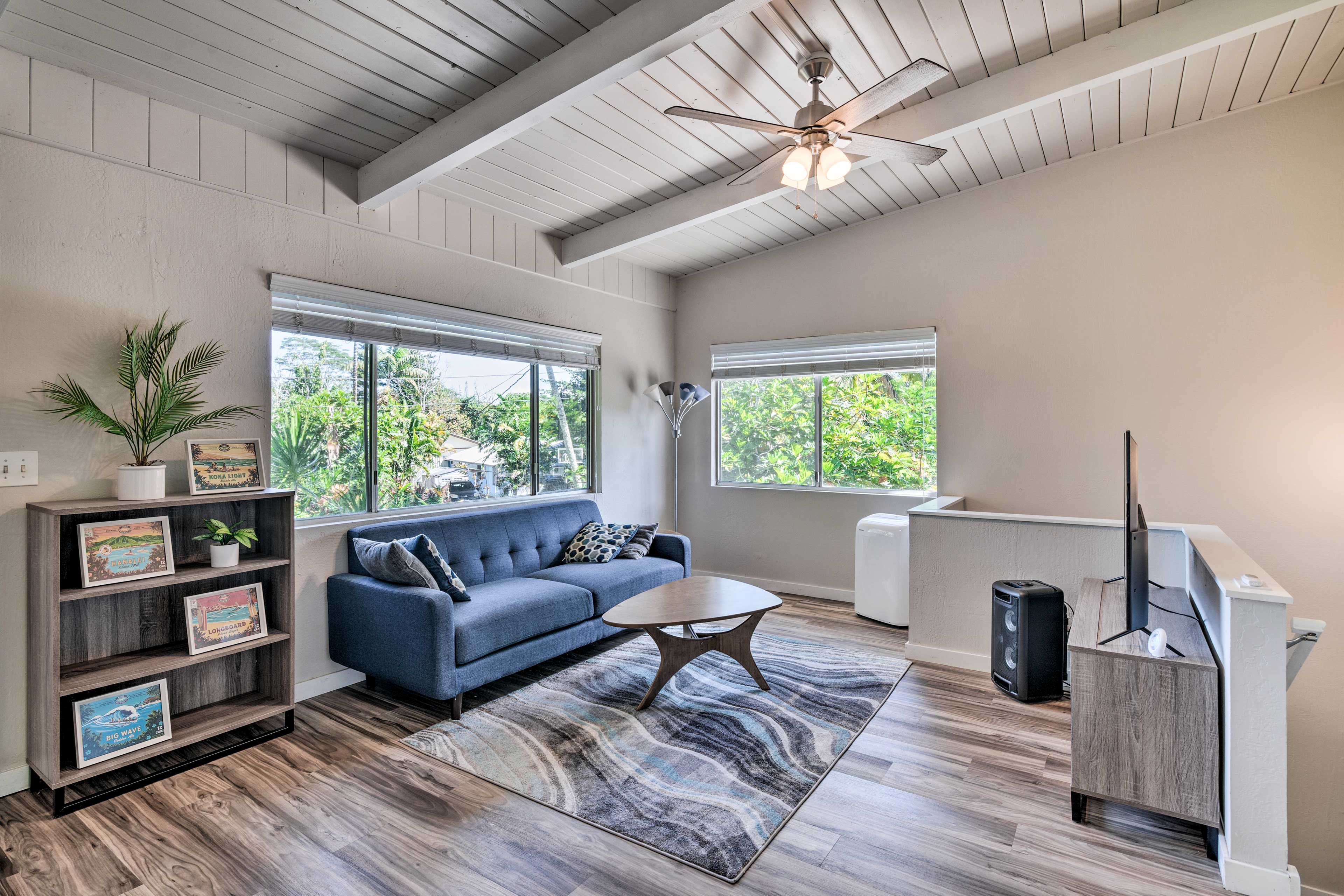 Sunny Pahoa Retreat: Snorkel, Hike & Shop!