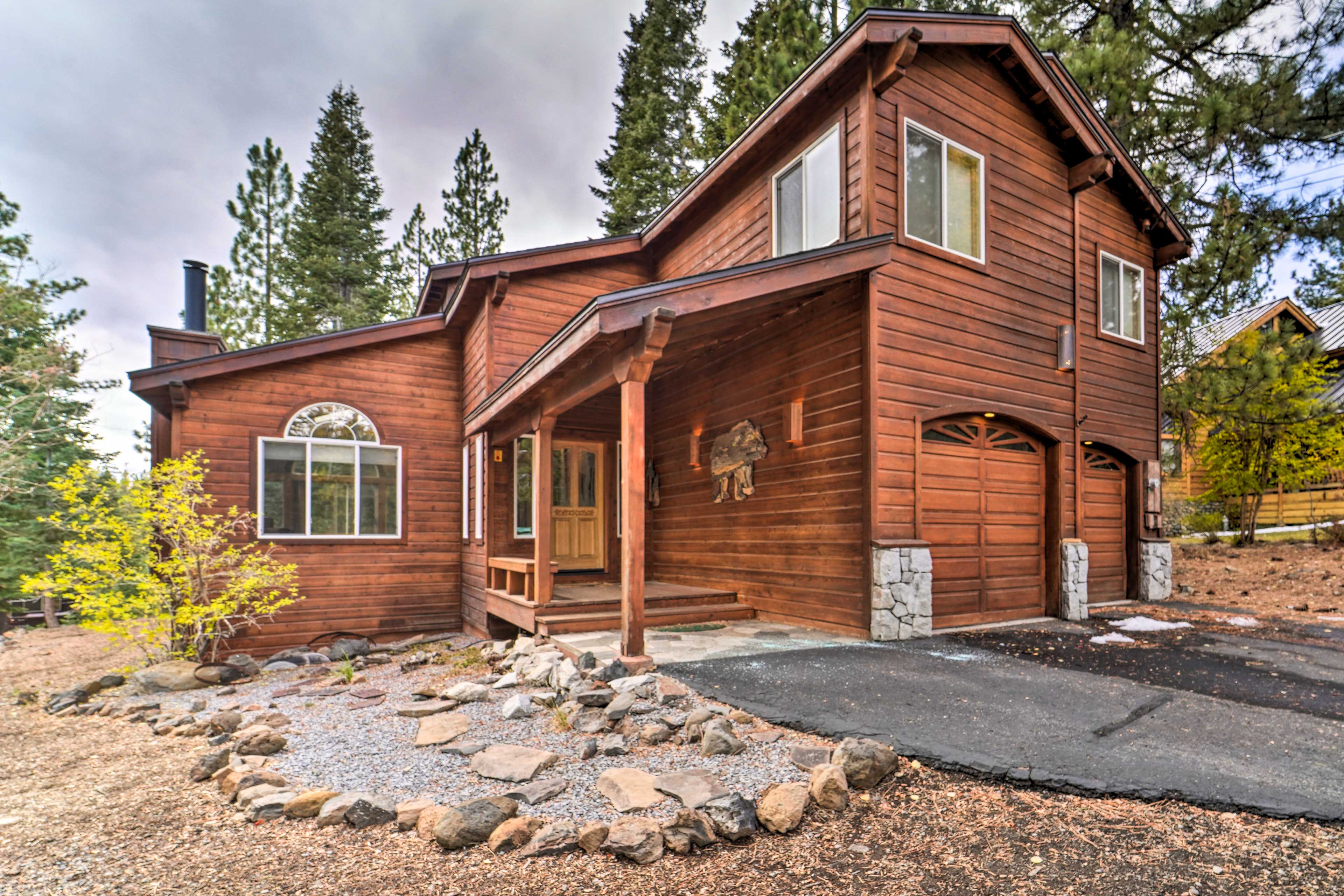 Property Image 1 - Tahoe Donner Retreat w/ Hot Tub & Fireplace!