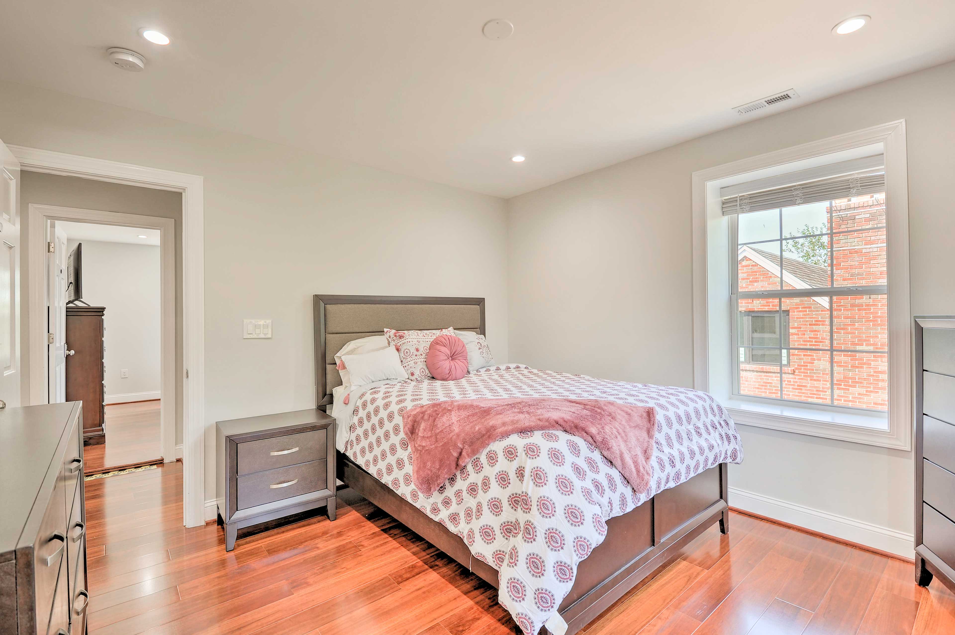 Spacious DC Family Home: 6 Mi to Capitol Hill